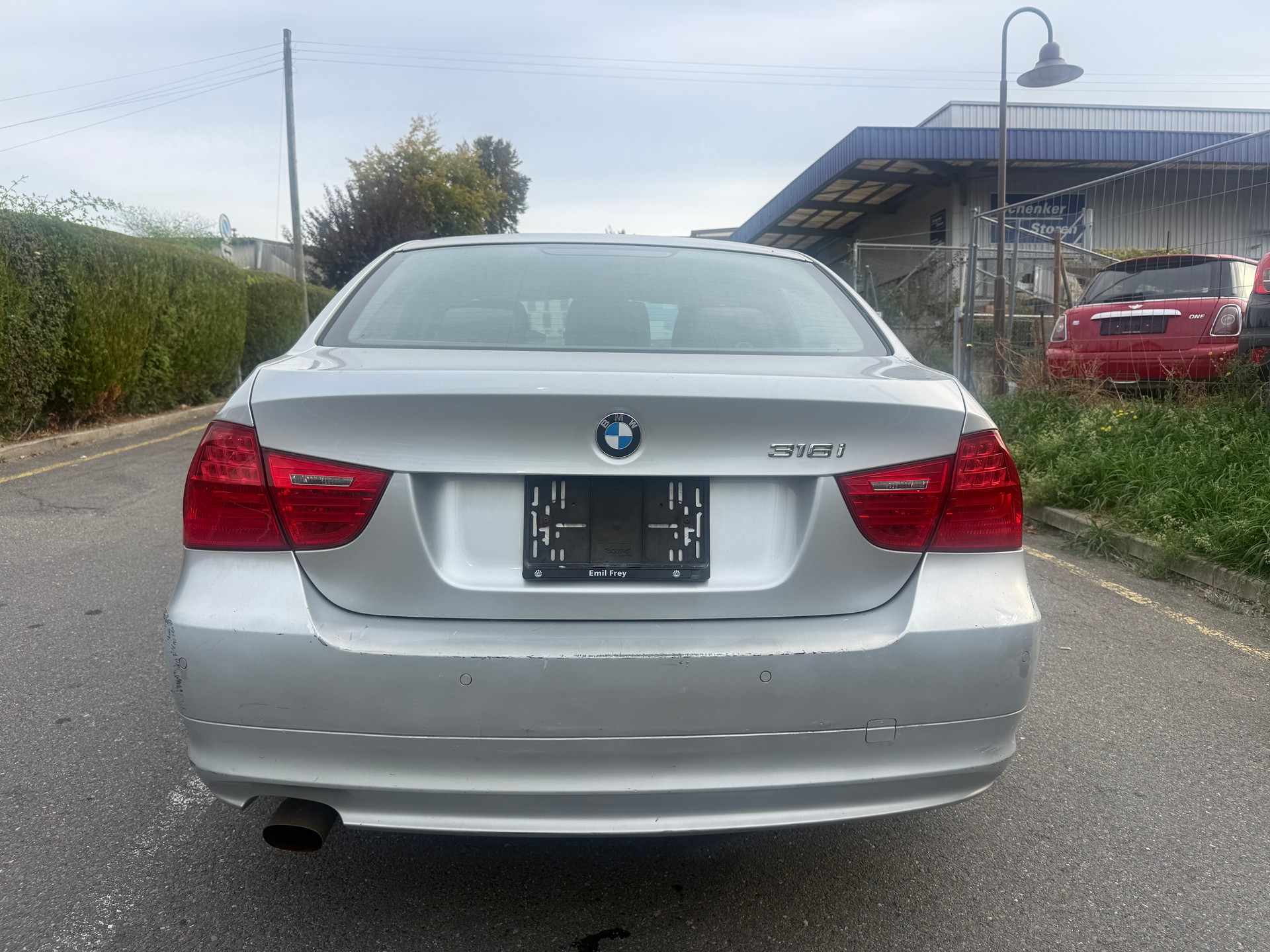BMW 316i-image-6