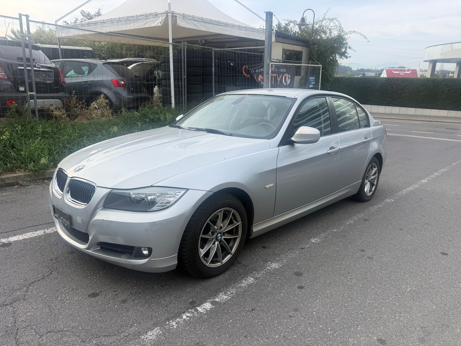 BMW 316i-image-2