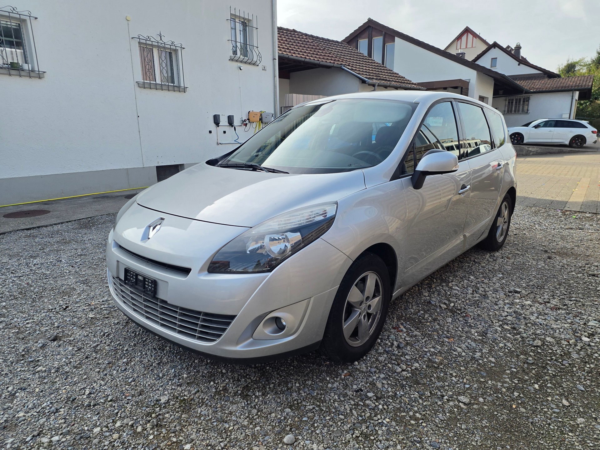 RENAULT Grand Scénic 1.4 16V Turbo Privilège-image-0
