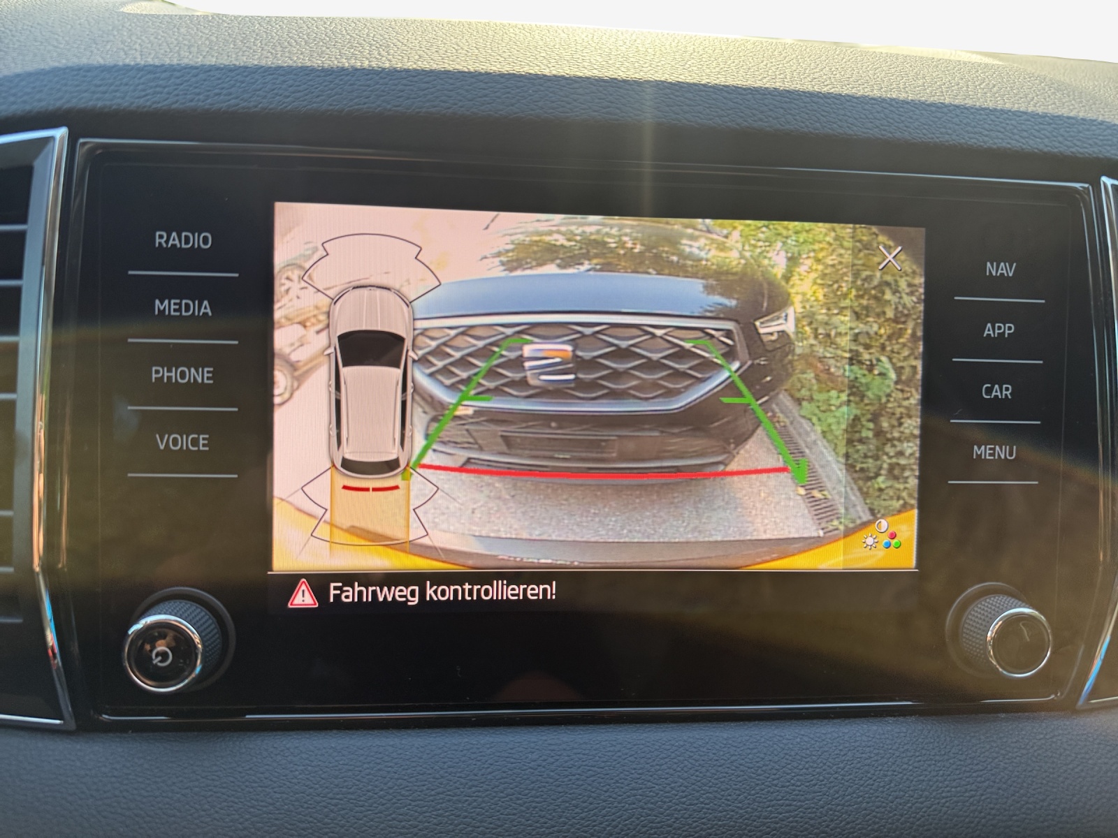 SKODA Karoq 1.5 TSI ACT Drive DSG-image-13