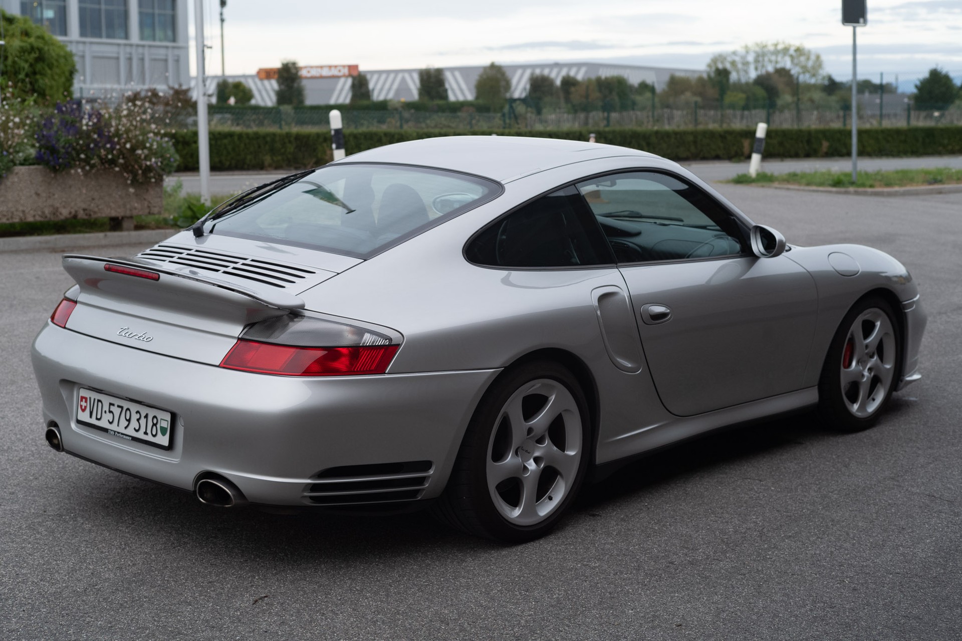 PORSCHE 3.6 Turbo-image-5