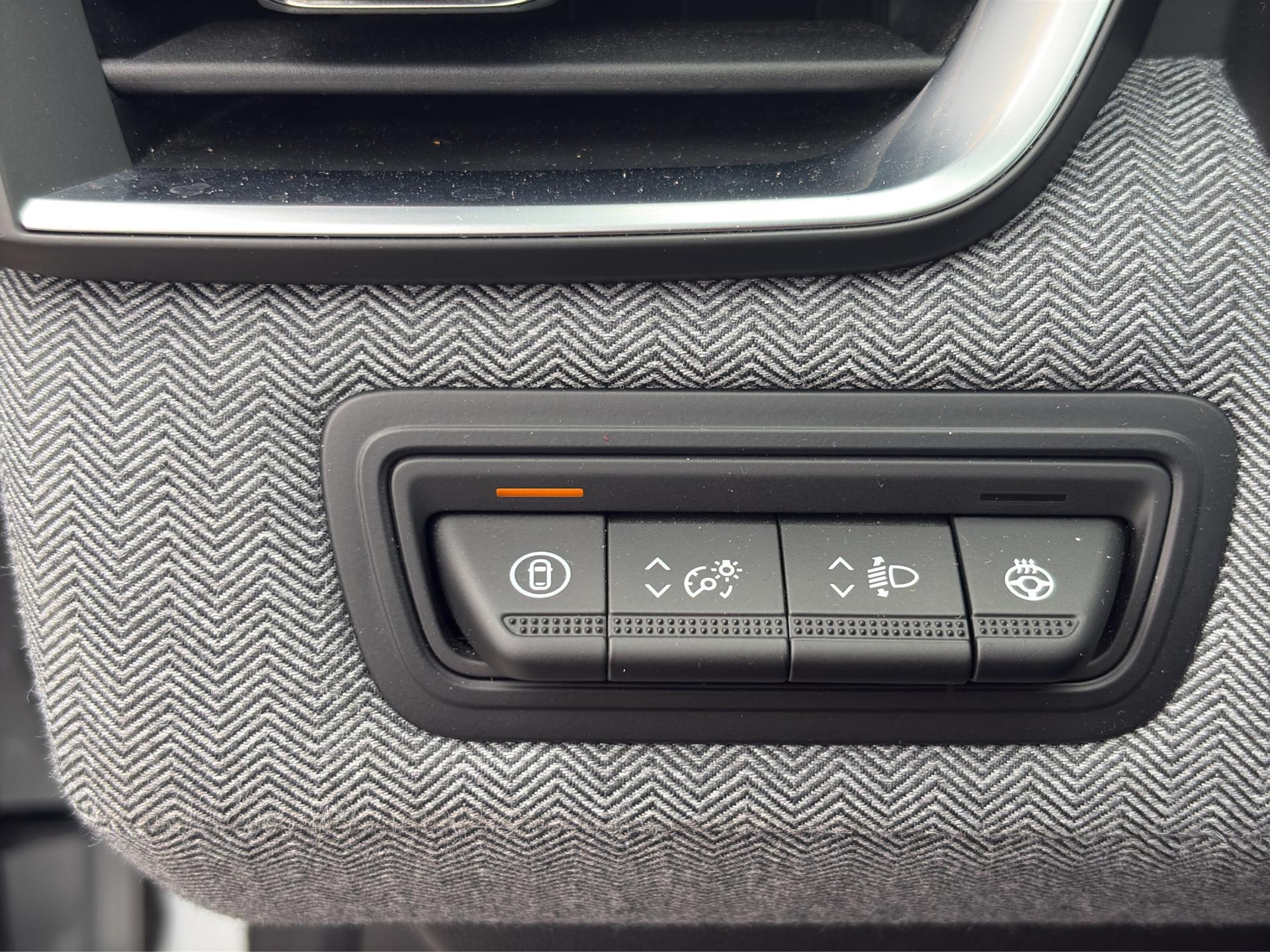 RENAULT Clio 1.6 E-Tech Techno-image-19