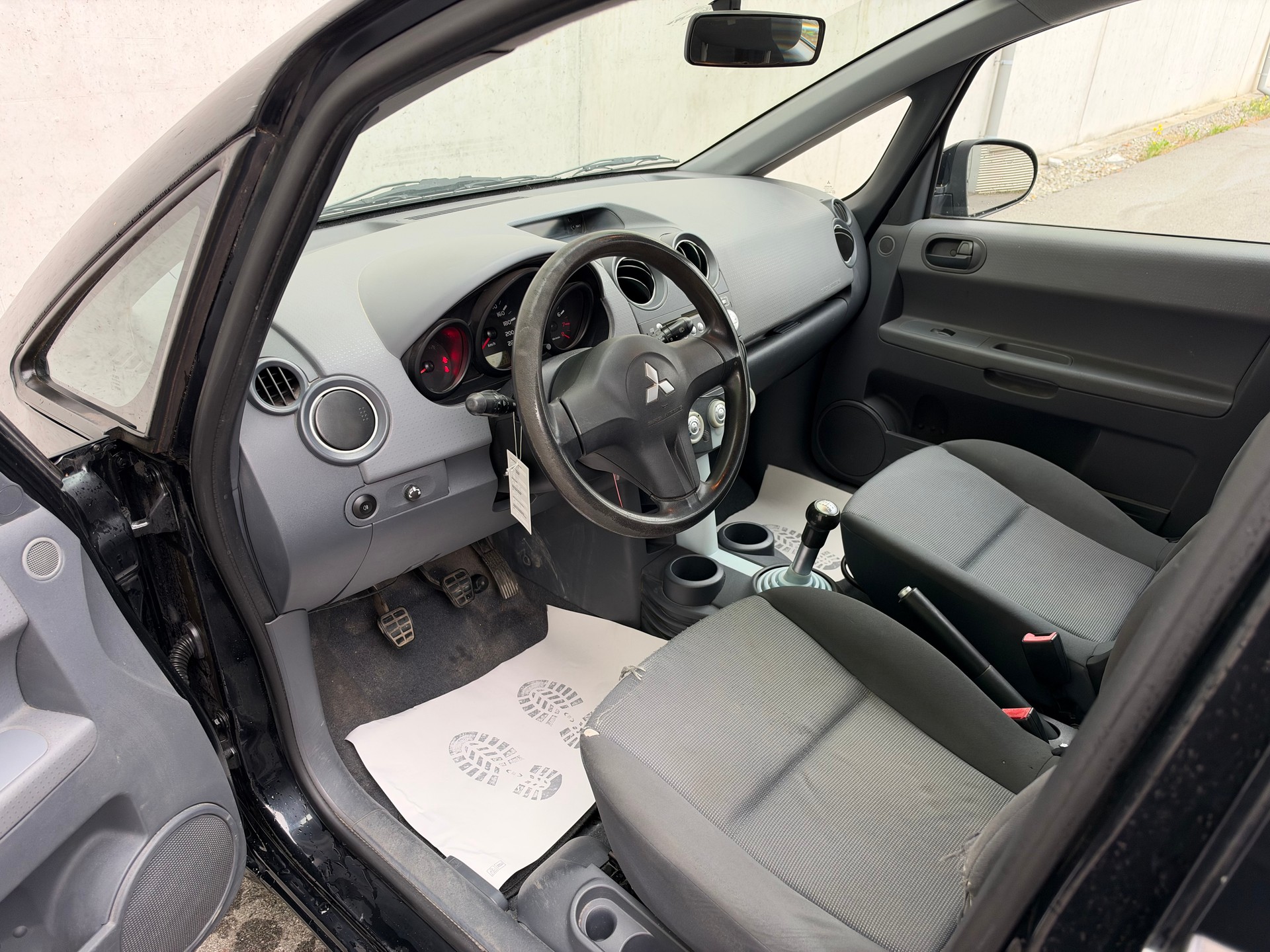 MITSUBISHI Colt 1.3 16V Inform-image-8