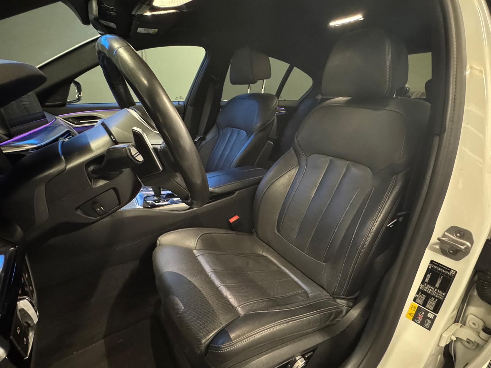 BMW 530e xDrive Pure M Sport Edition Steptronic-image-8