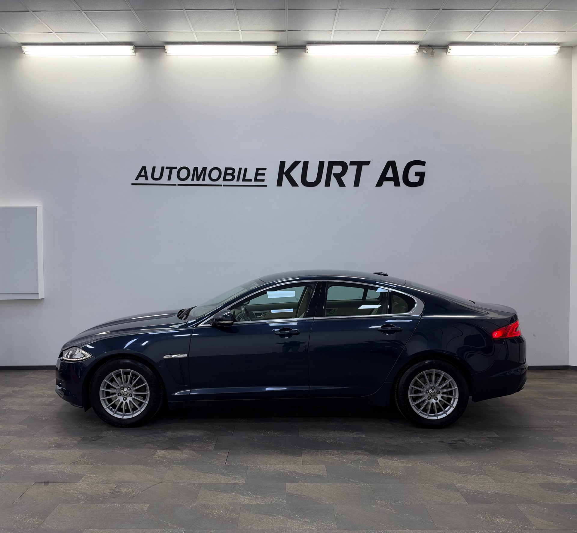 JAGUAR XF 3.0d V6-image-2
