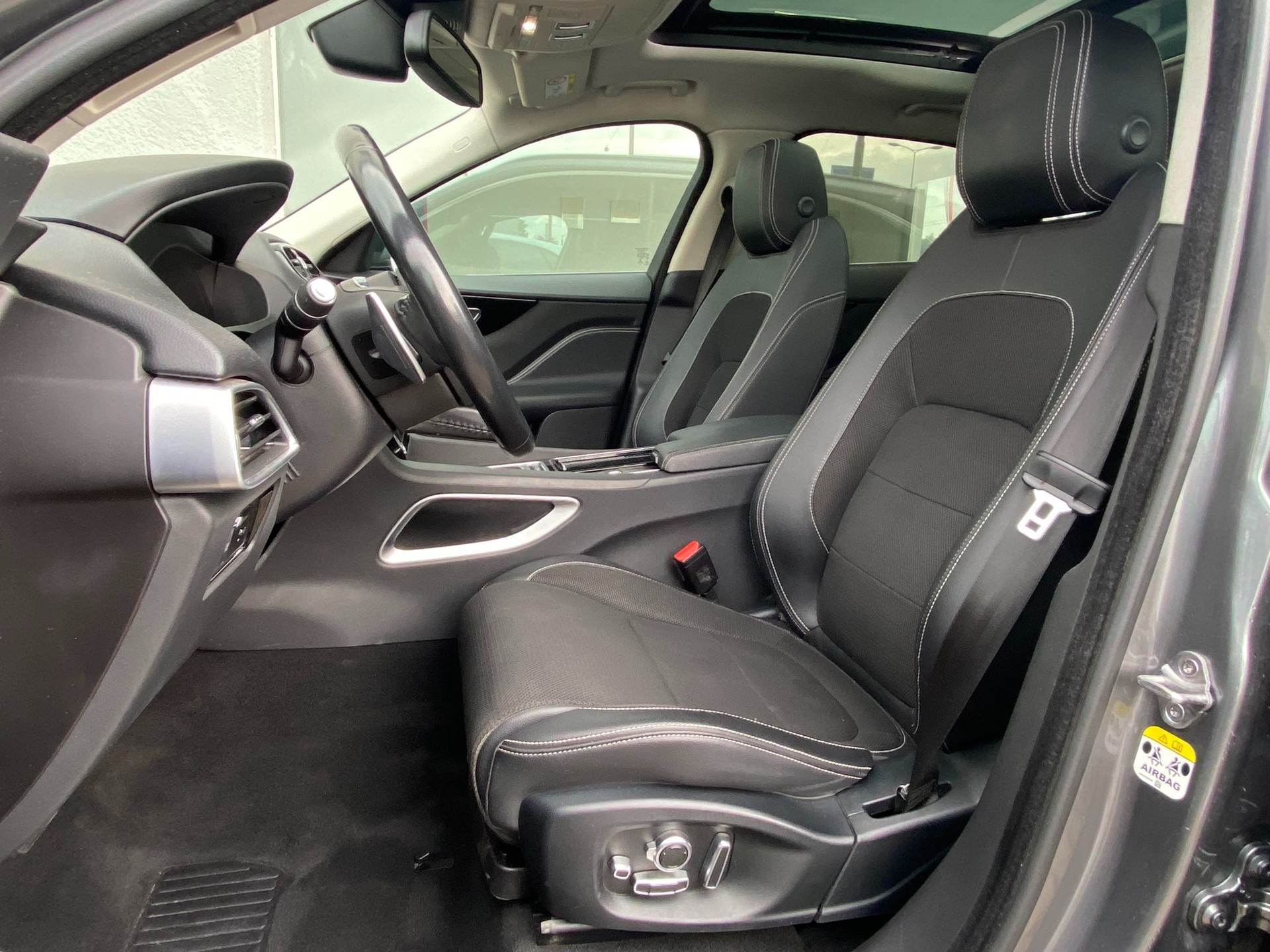 JAGUAR F-Pace 3.0 TD S AWD Automatik-image-6