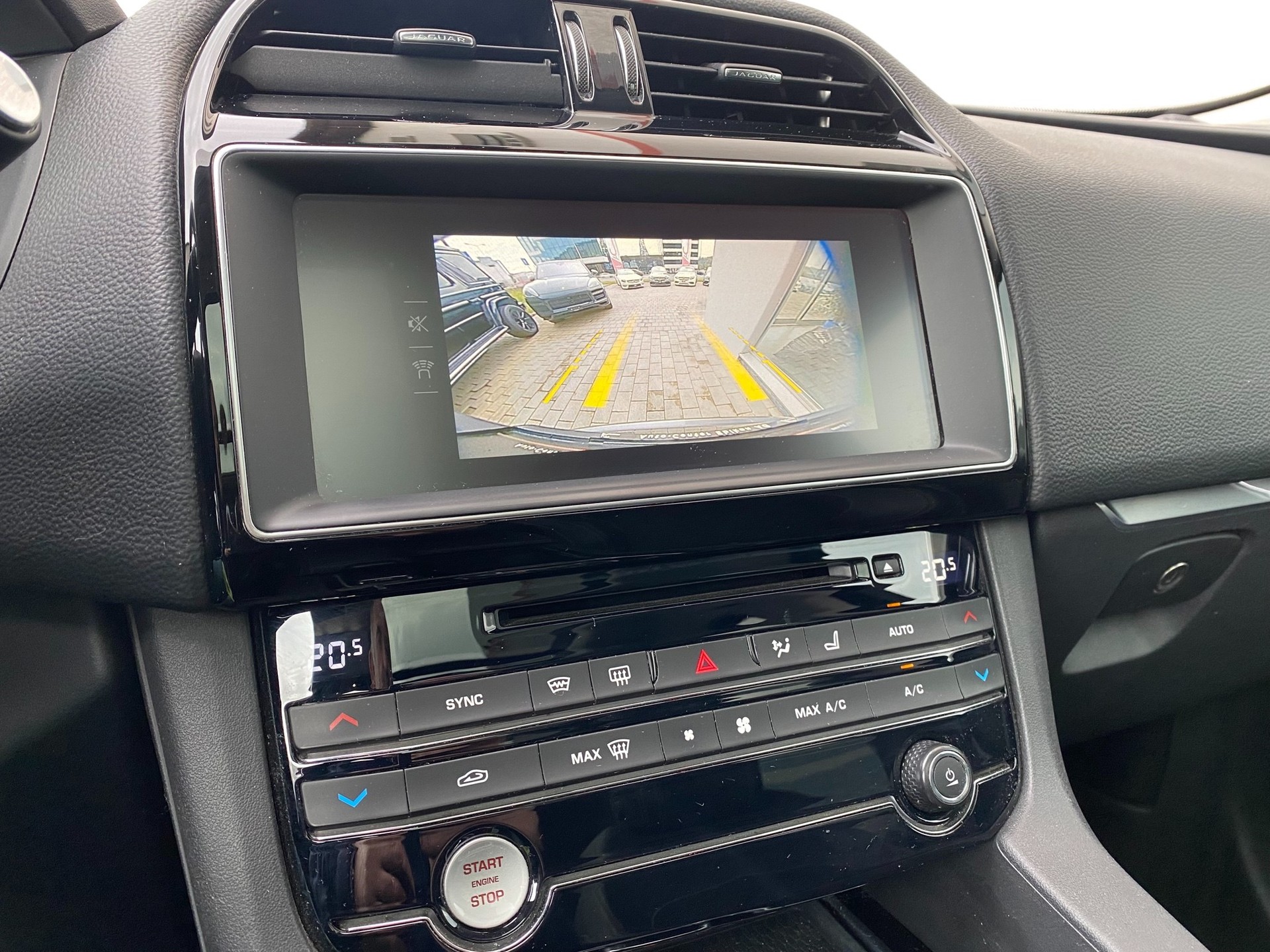 JAGUAR F-Pace 3.0 TD S AWD Automatik-image-10