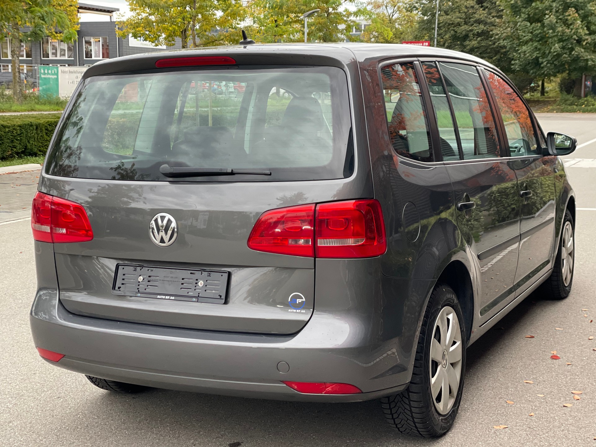 VW Touran 1.6 TDI Trendline-image-4