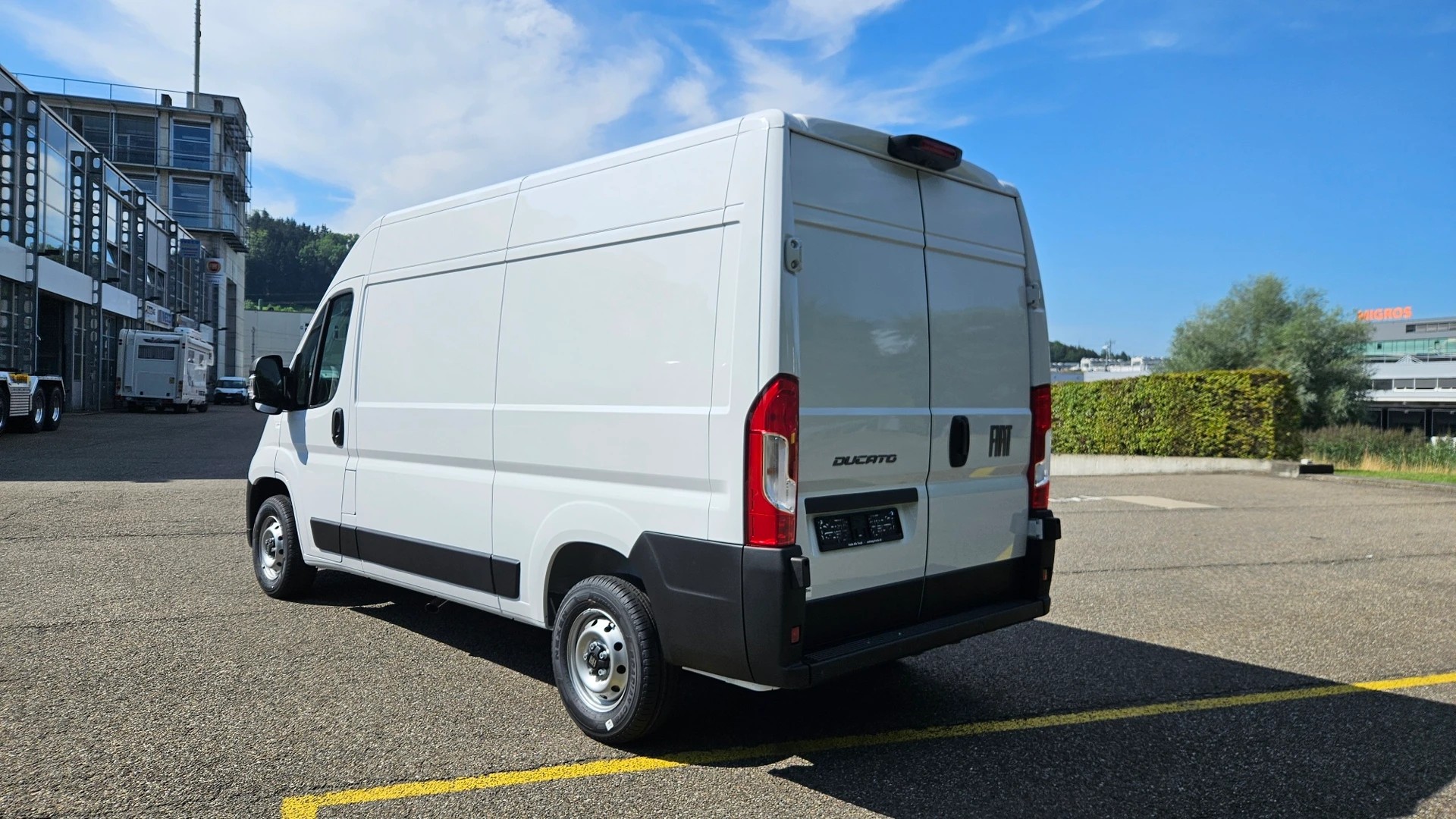 FIAT MY24 NEW DUCATO 35 KW / L2H2 / 2.2 MJ3 / 140PS / E6D / EAT8 Automat-showroom-element-1
