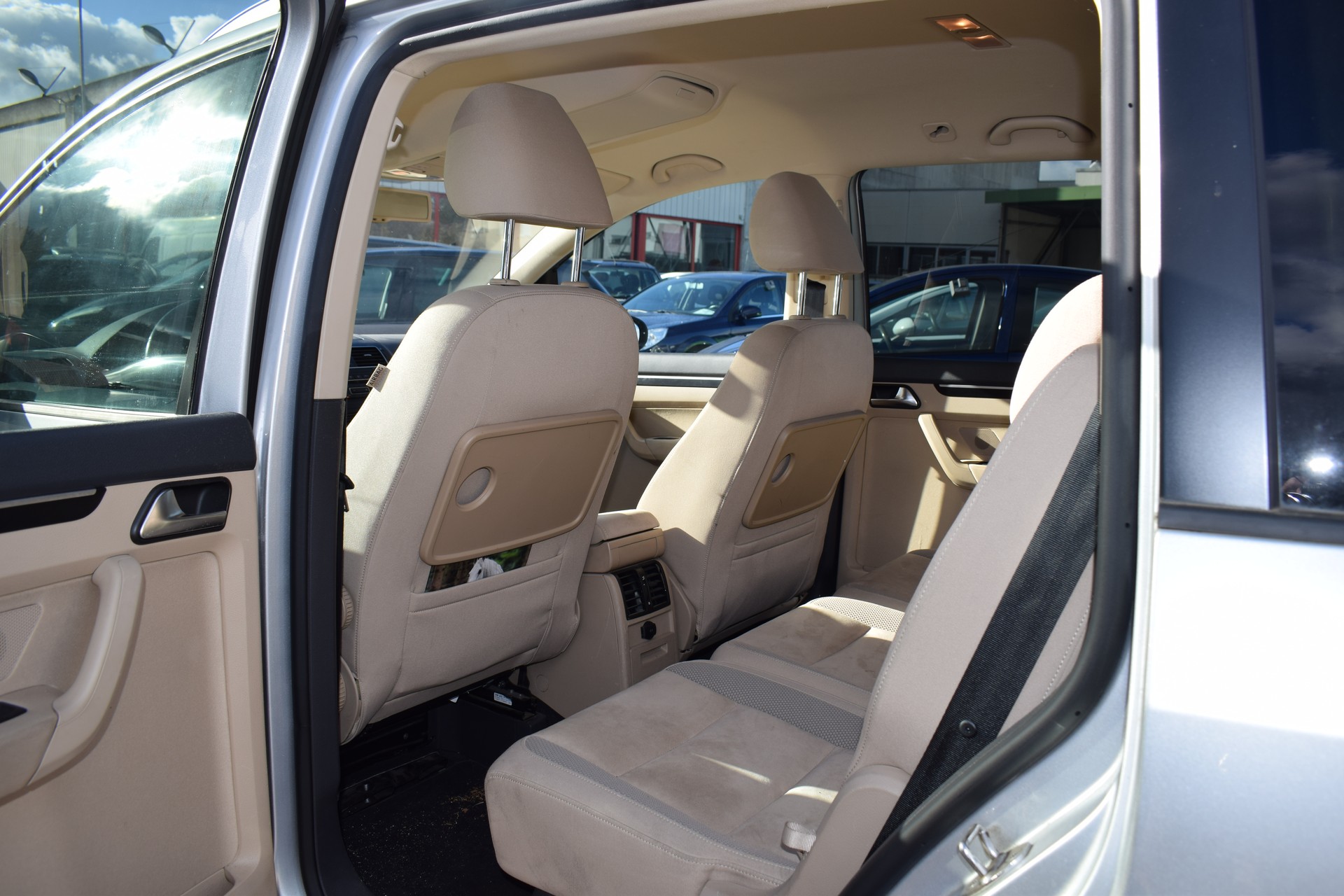 VW Touran 1.4 TSI Trendline DSG-image-5