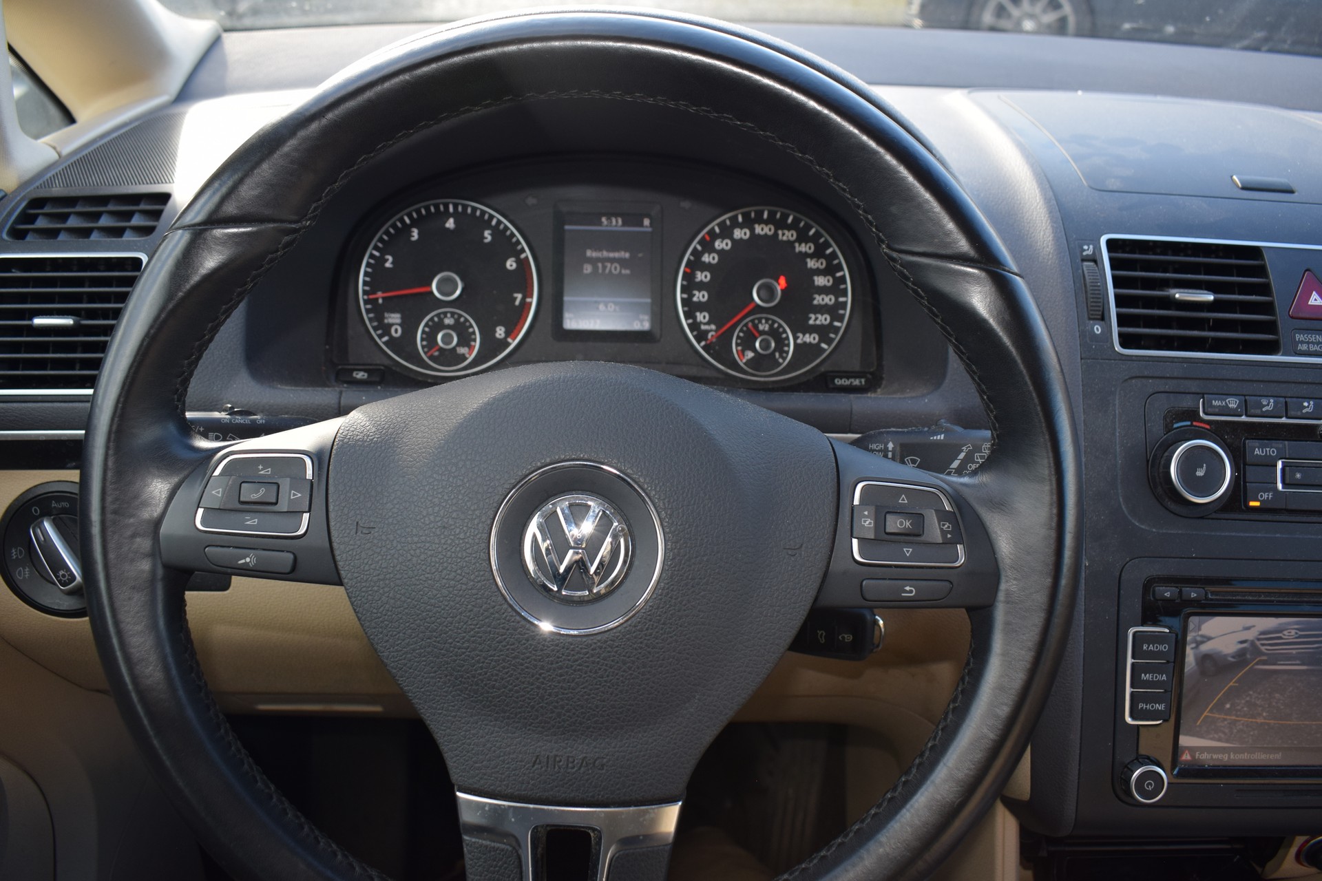 VW Touran 1.4 TSI Trendline DSG-image-8