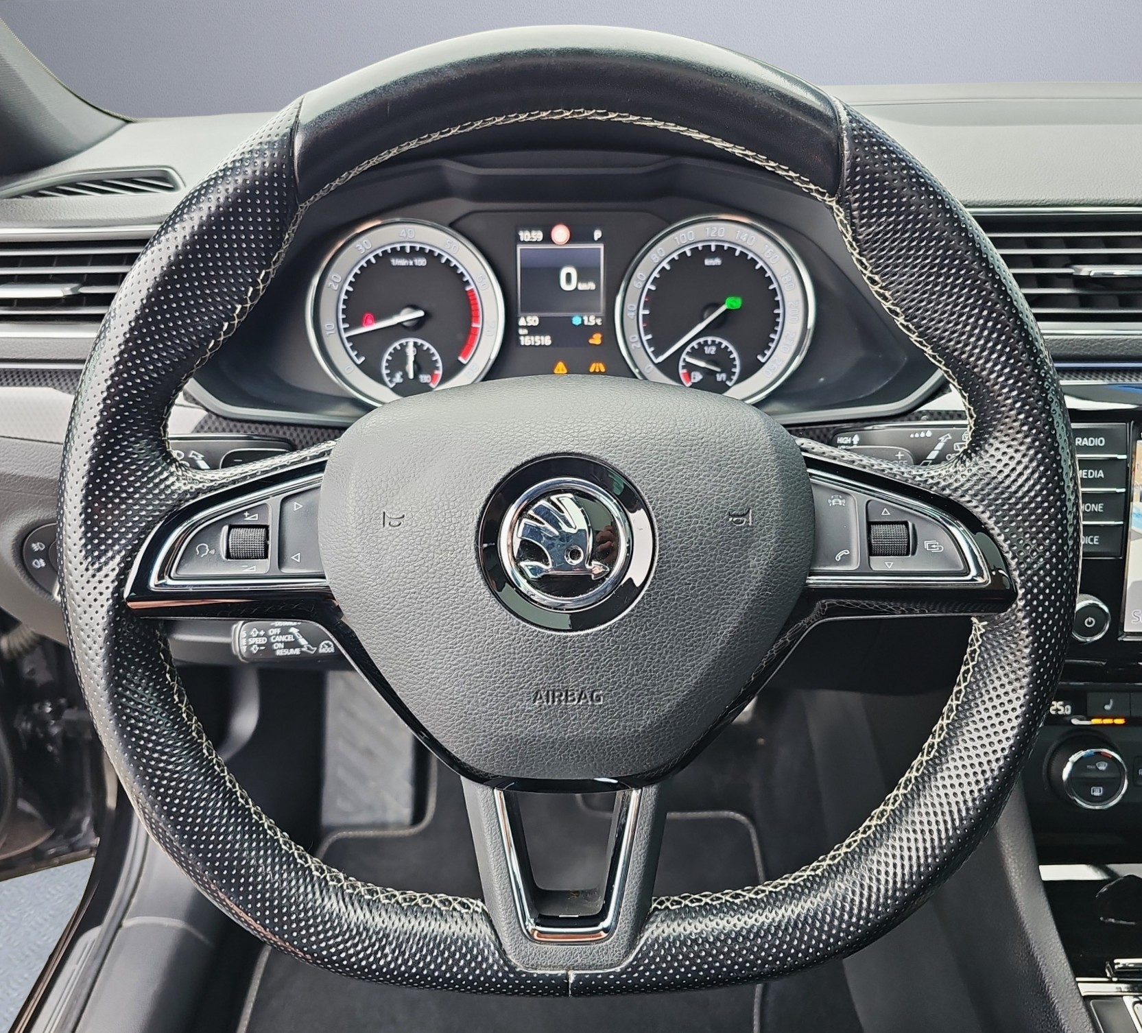 SKODA Superb Combi 2.0 TSI SportLine+ DSG 4x4-image-11