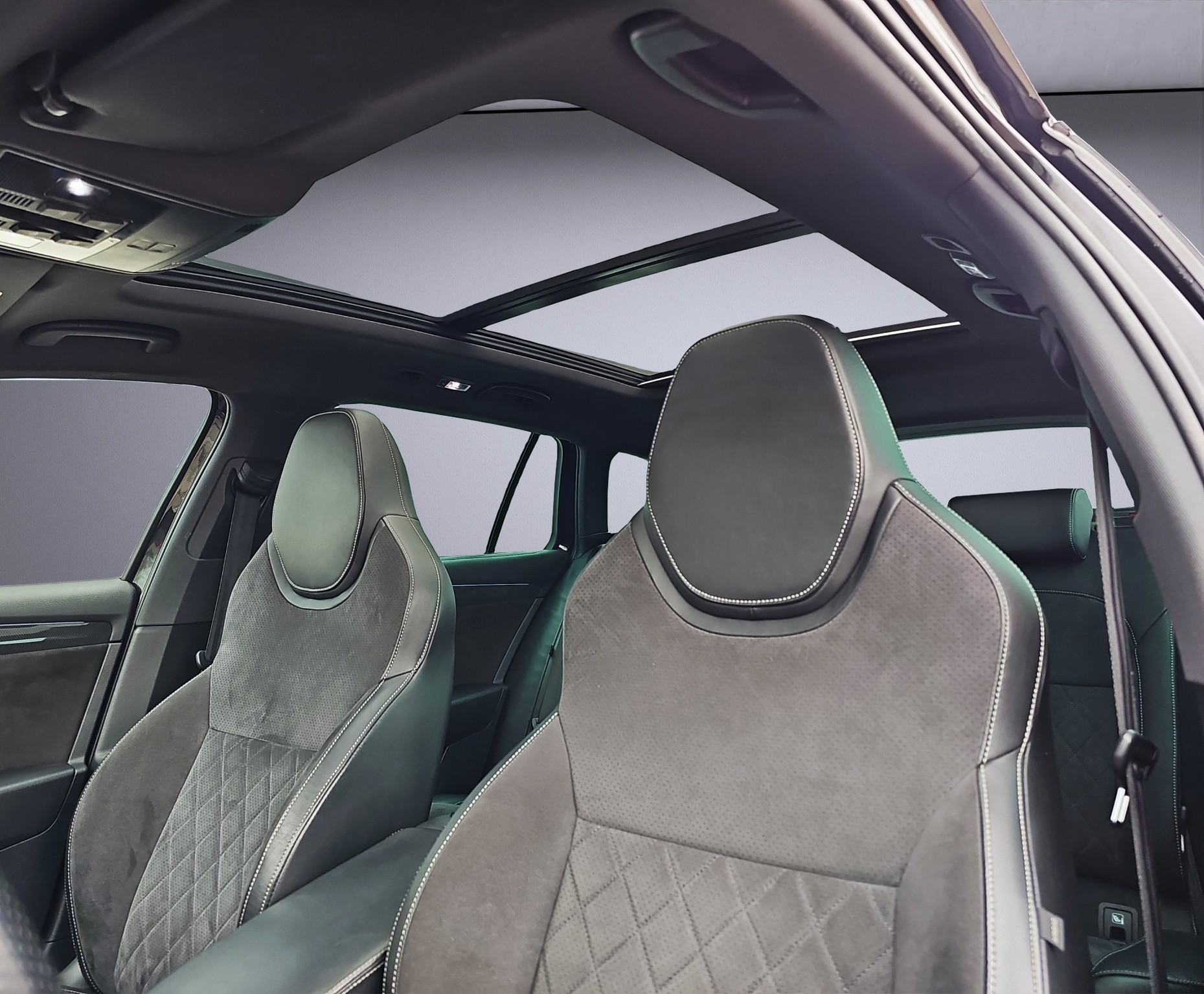 SKODA Superb Combi 2.0 TSI SportLine+ DSG 4x4-image-8