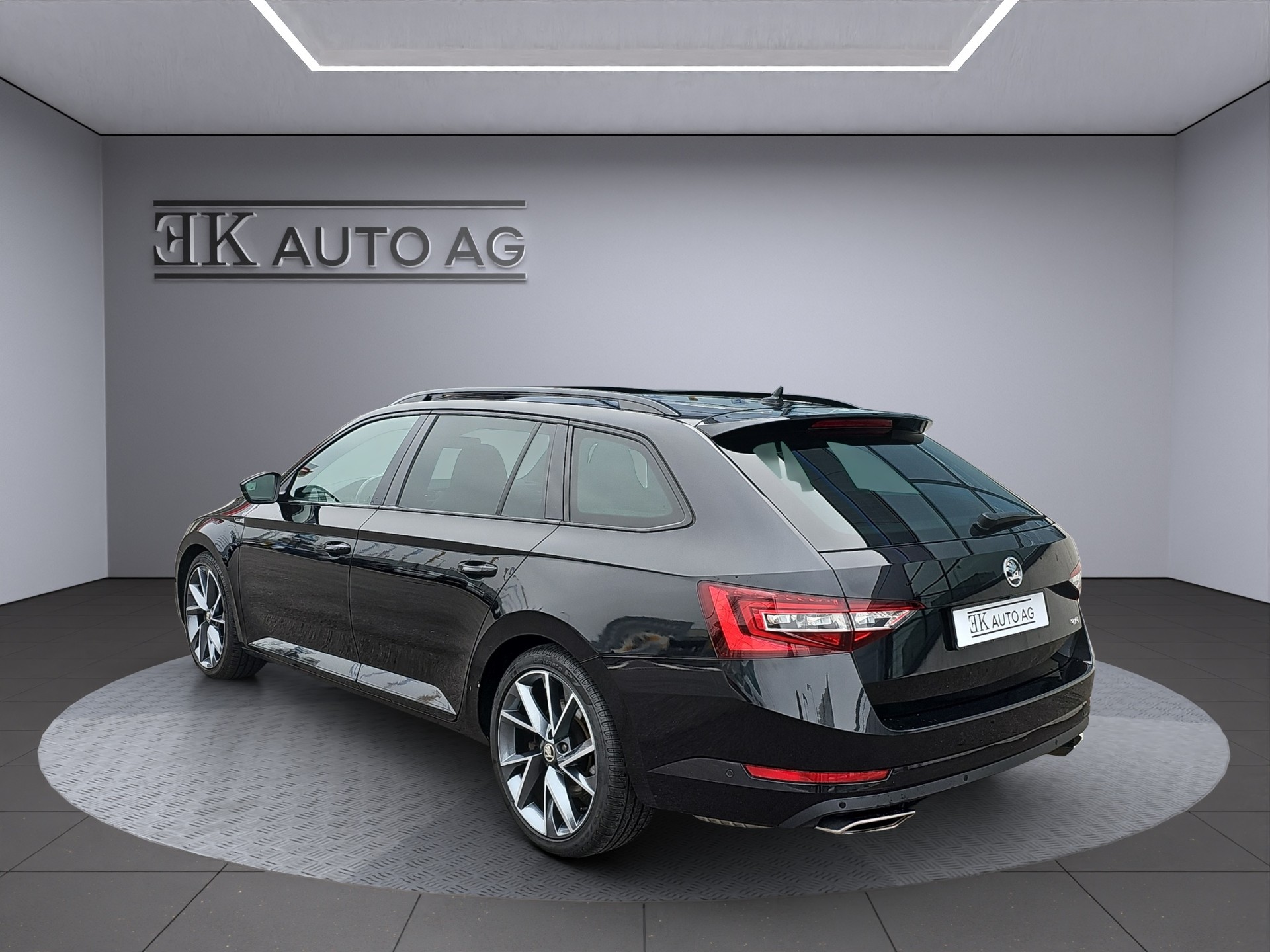 SKODA Superb Combi 2.0 TSI SportLine+ DSG 4x4-image-2