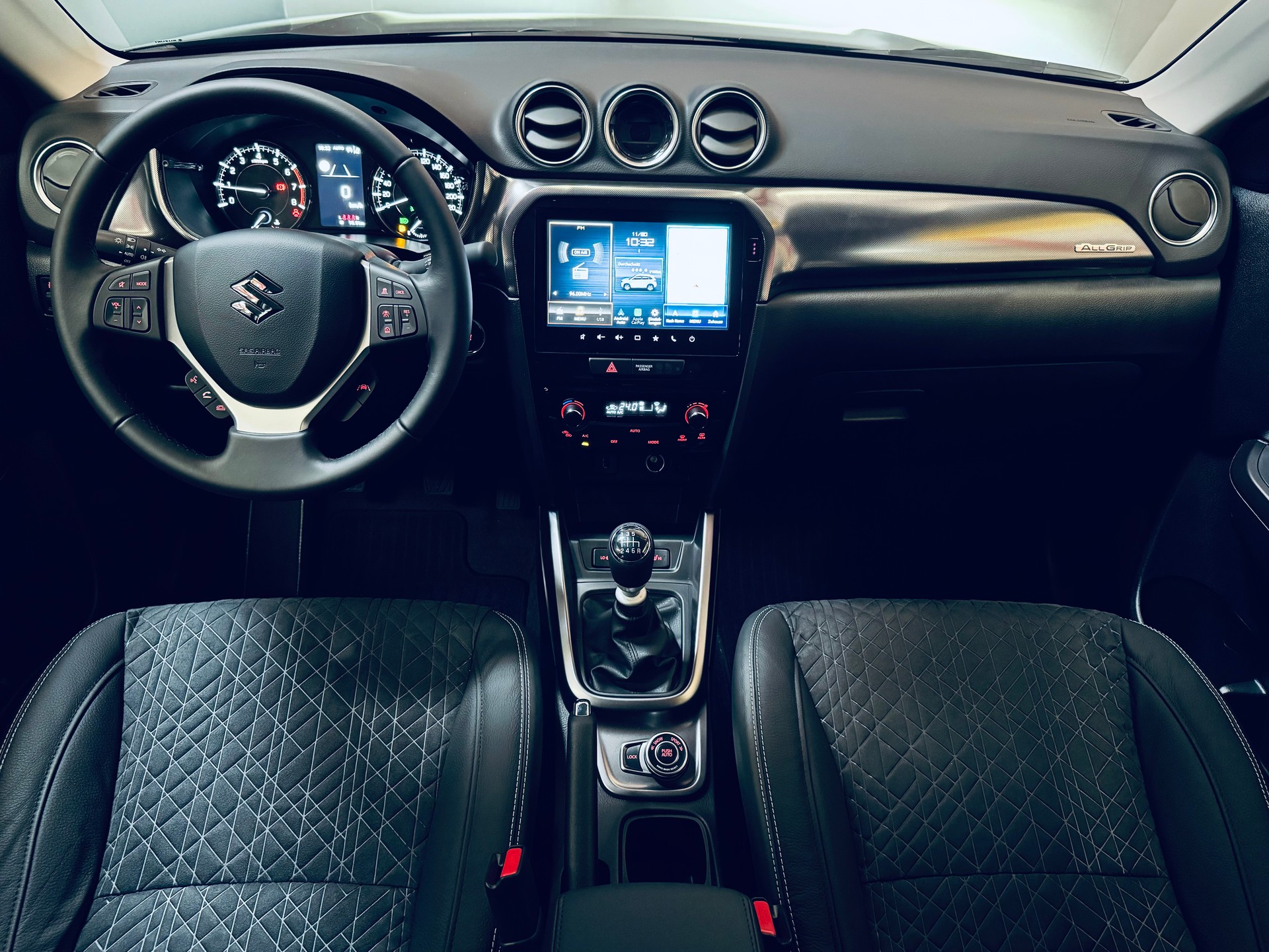 SUZUKI Vitara 1.4 Boosterjet Compact Top 4x4 Hybrid-image-15