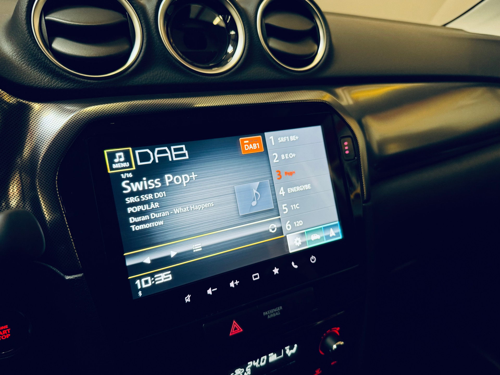SUZUKI Vitara 1.4 Boosterjet Compact Top 4x4 Hybrid-image-22