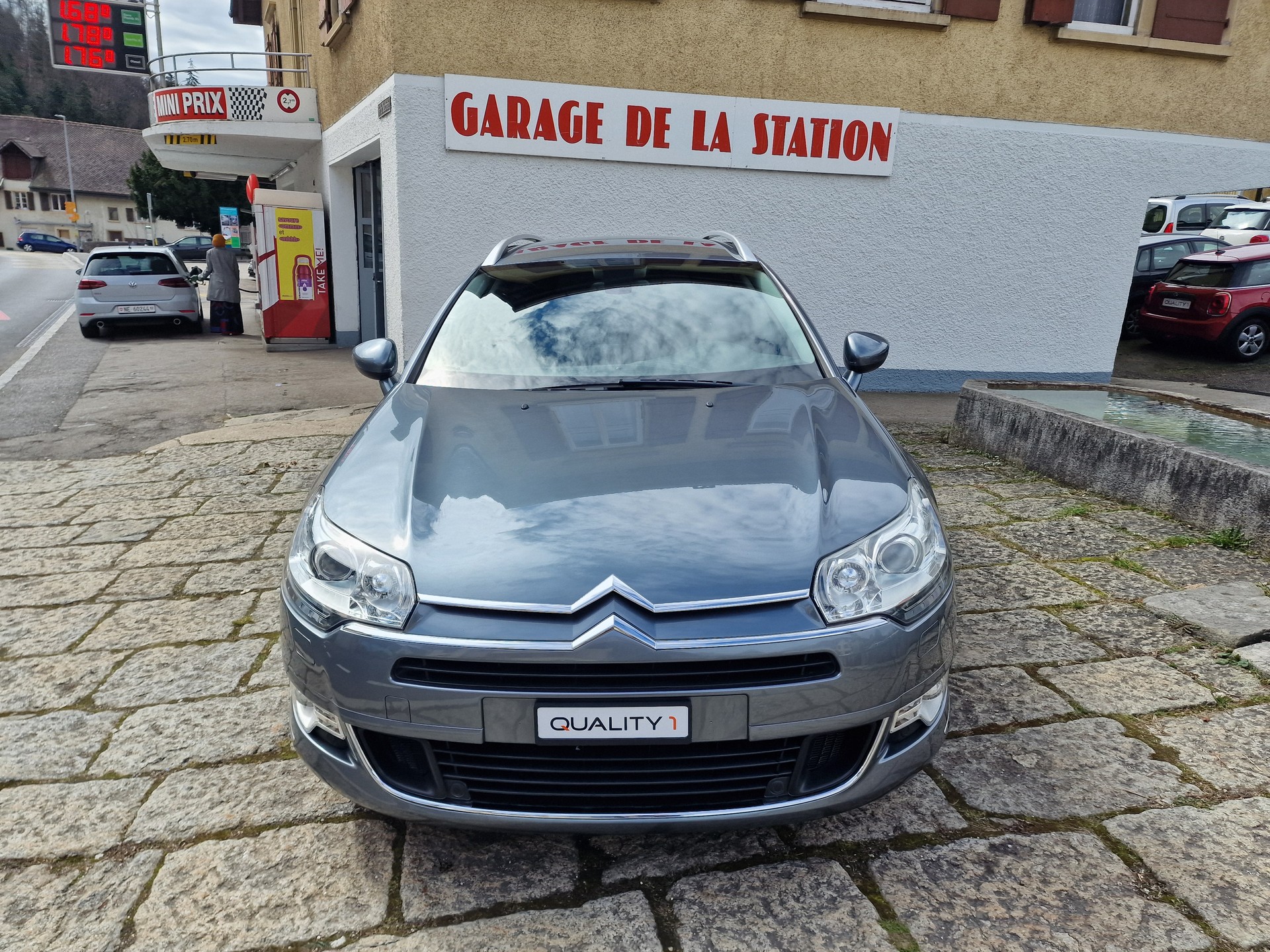 CITROEN C5 Tourer 1.6 Turbo Exclusive Automatic-image-1