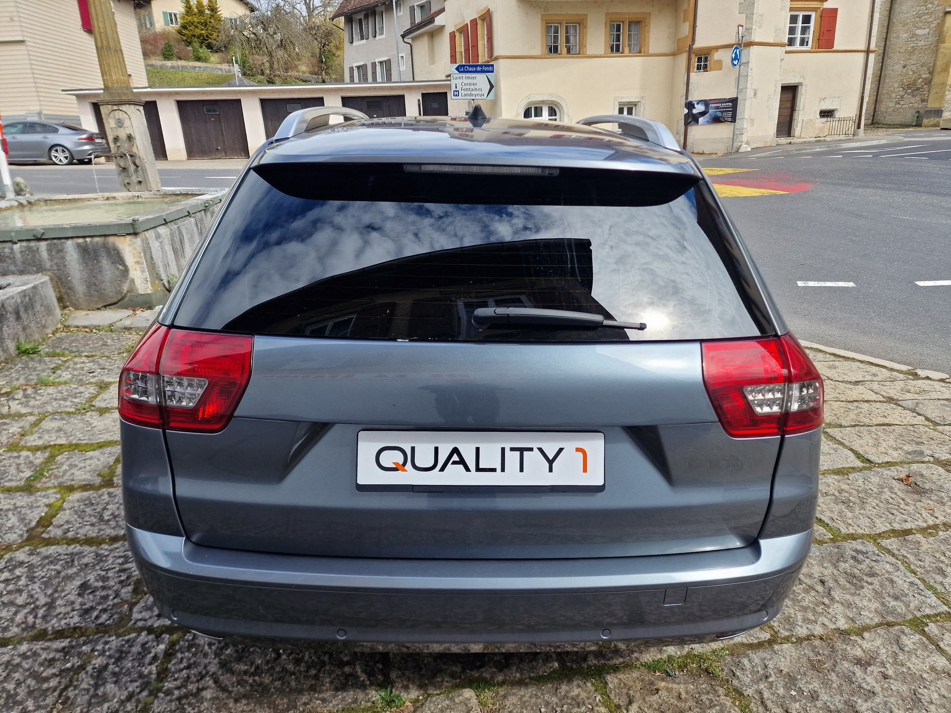 CITROEN C5 Tourer 1.6 Turbo Exclusive Automatic-image-4