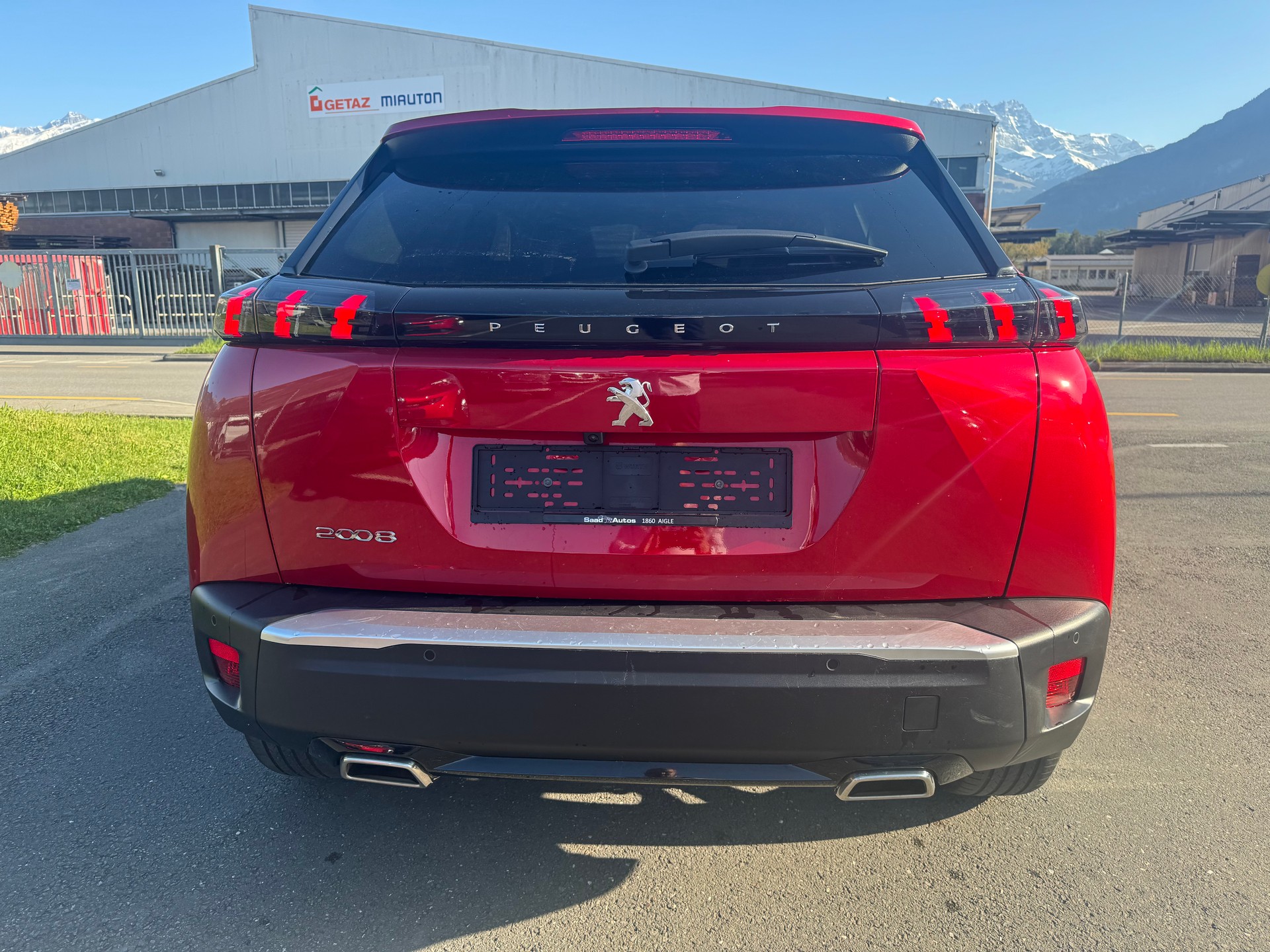 PEUGEOT 2008 1.2 PureTech Allure Pack EAT8-image-4
