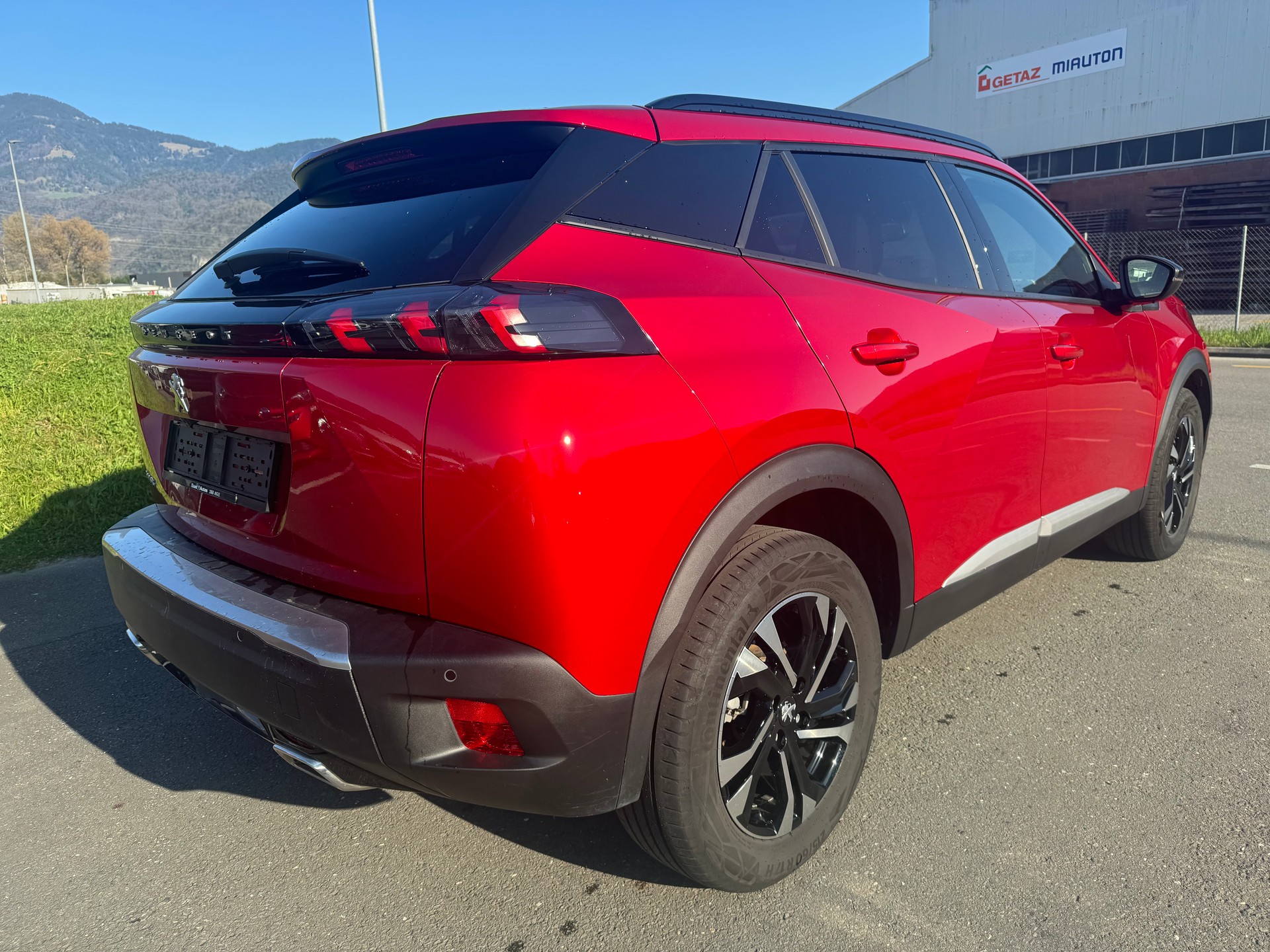 PEUGEOT 2008 1.2 PureTech Allure Pack EAT8-image-3