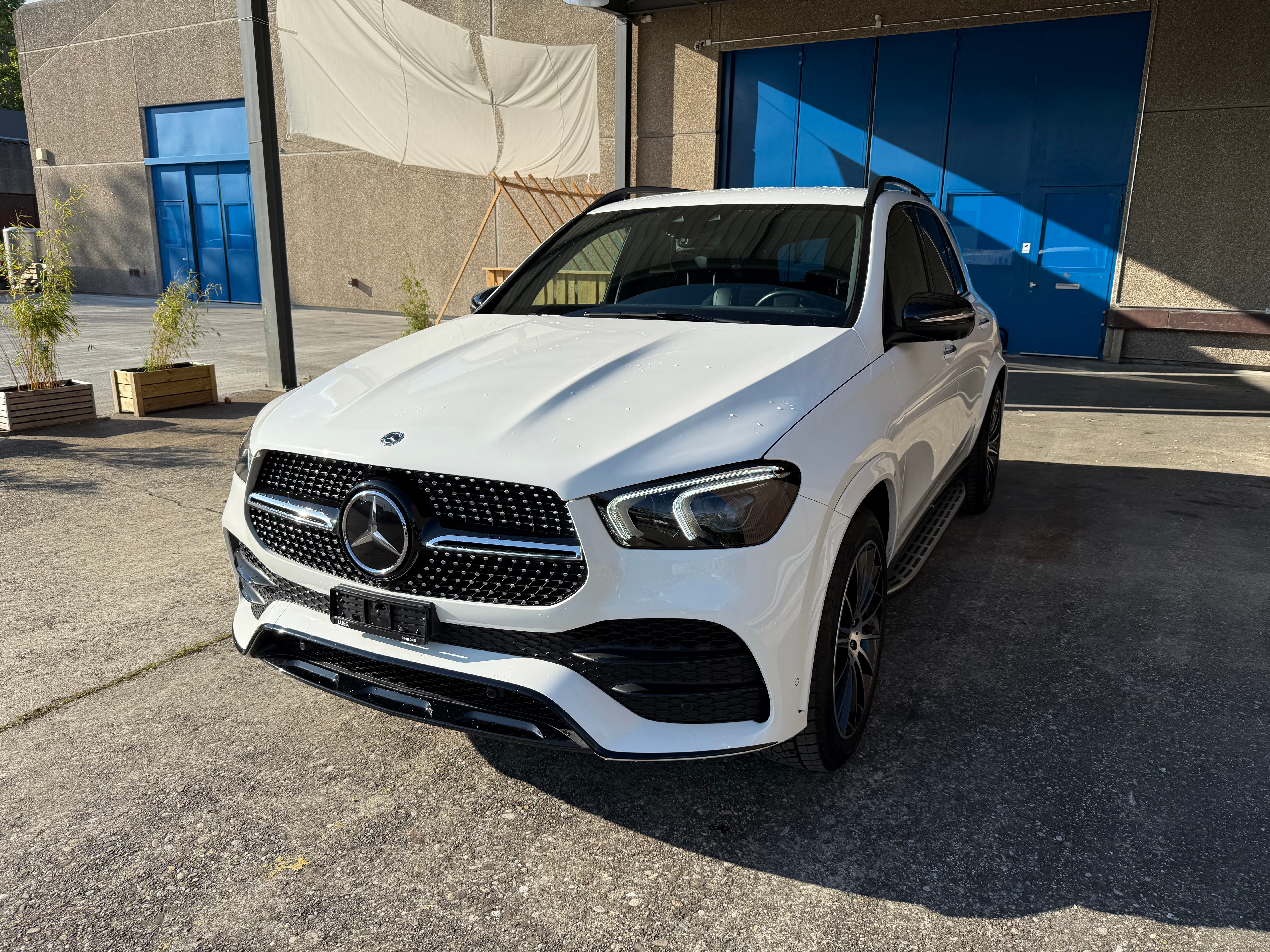 Car photo