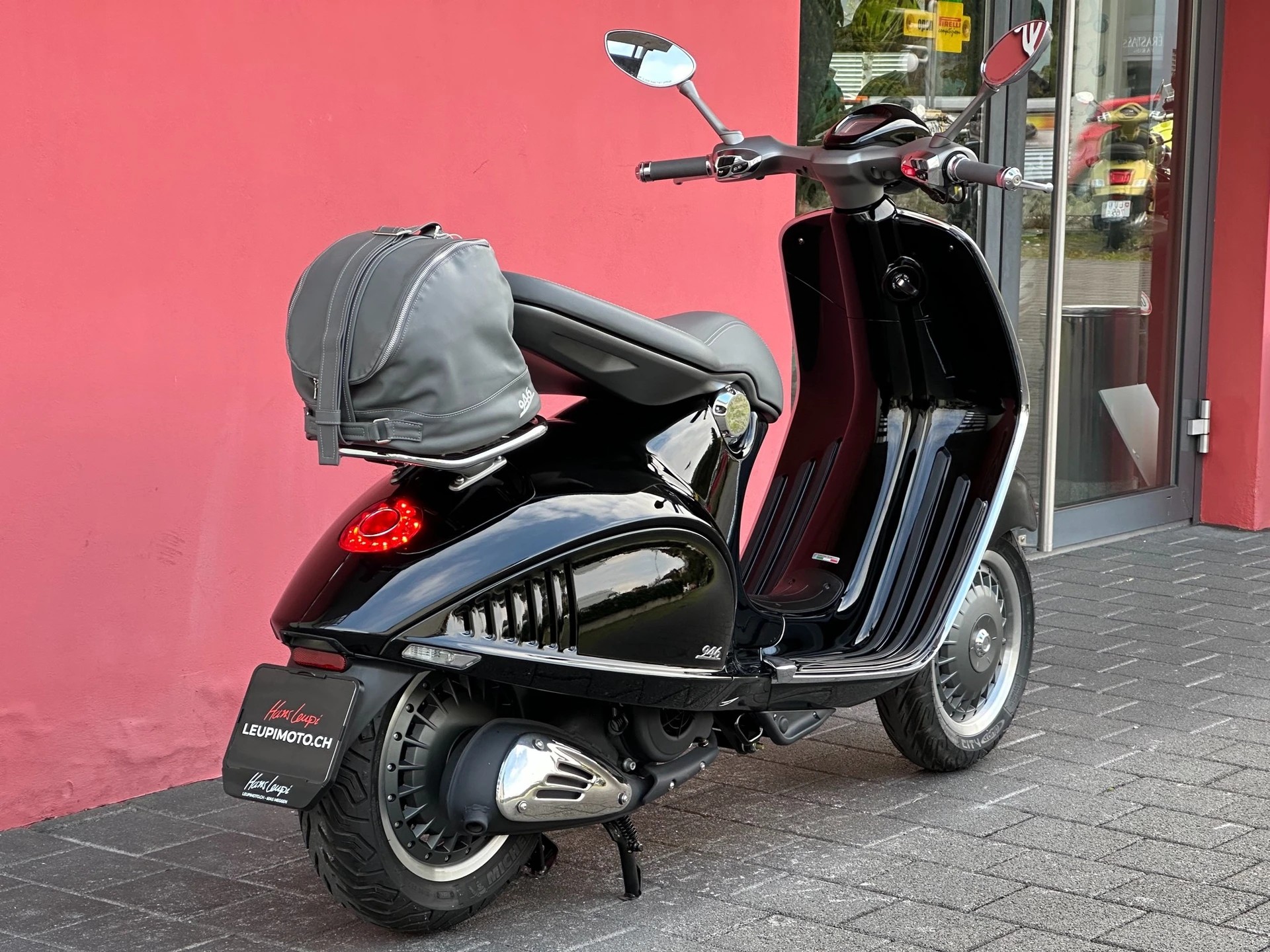 PIAGGIO Vespa 946-image-11