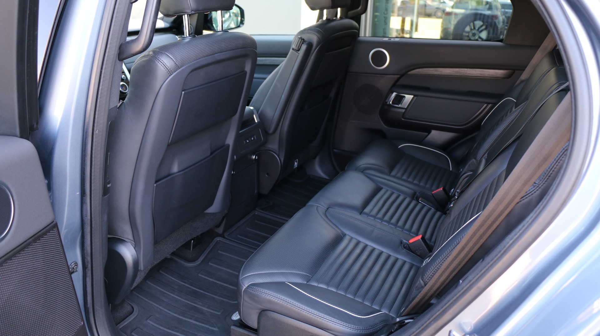 LAND ROVER Discovery 2.0 Si4 HSE-image-17