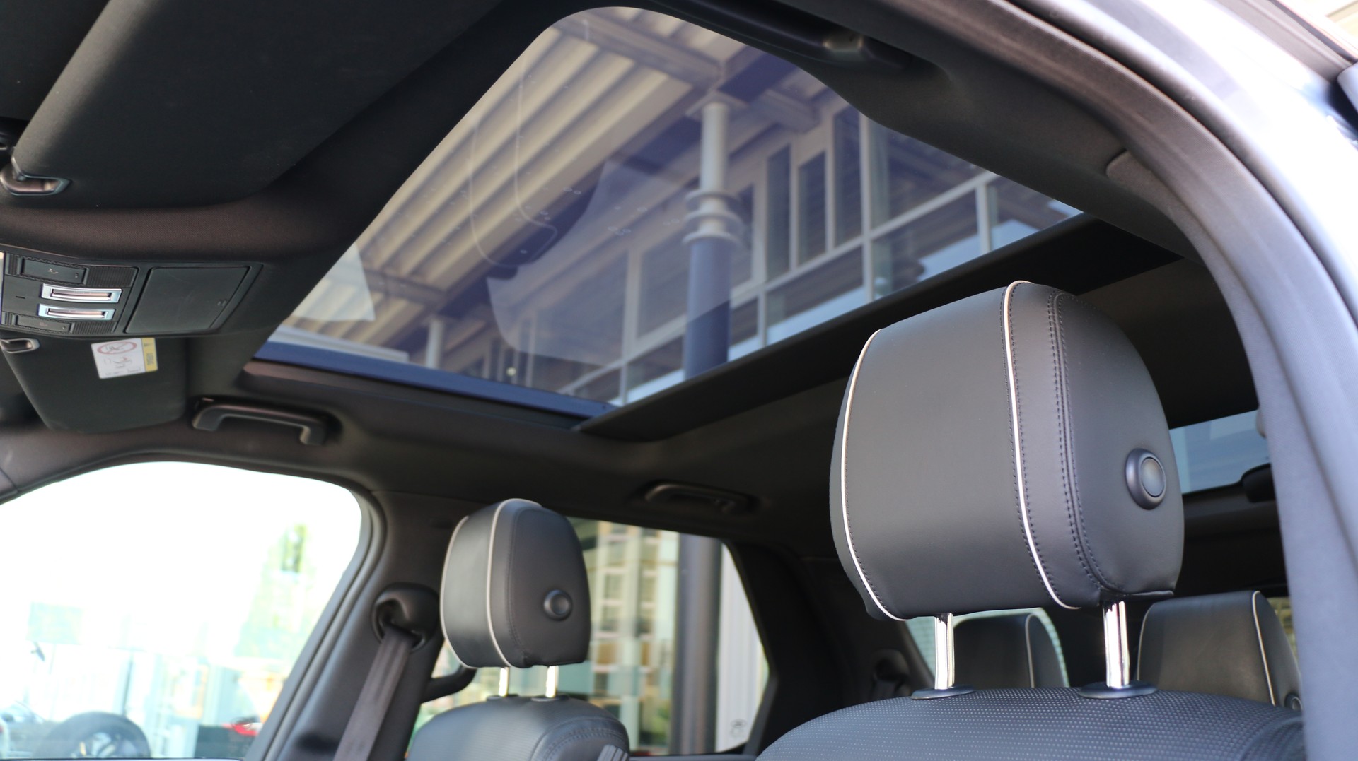 LAND ROVER Discovery 2.0 Si4 HSE-image-14