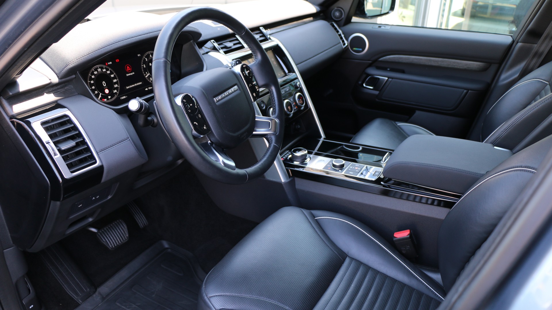 LAND ROVER Discovery 2.0 Si4 HSE-image-11