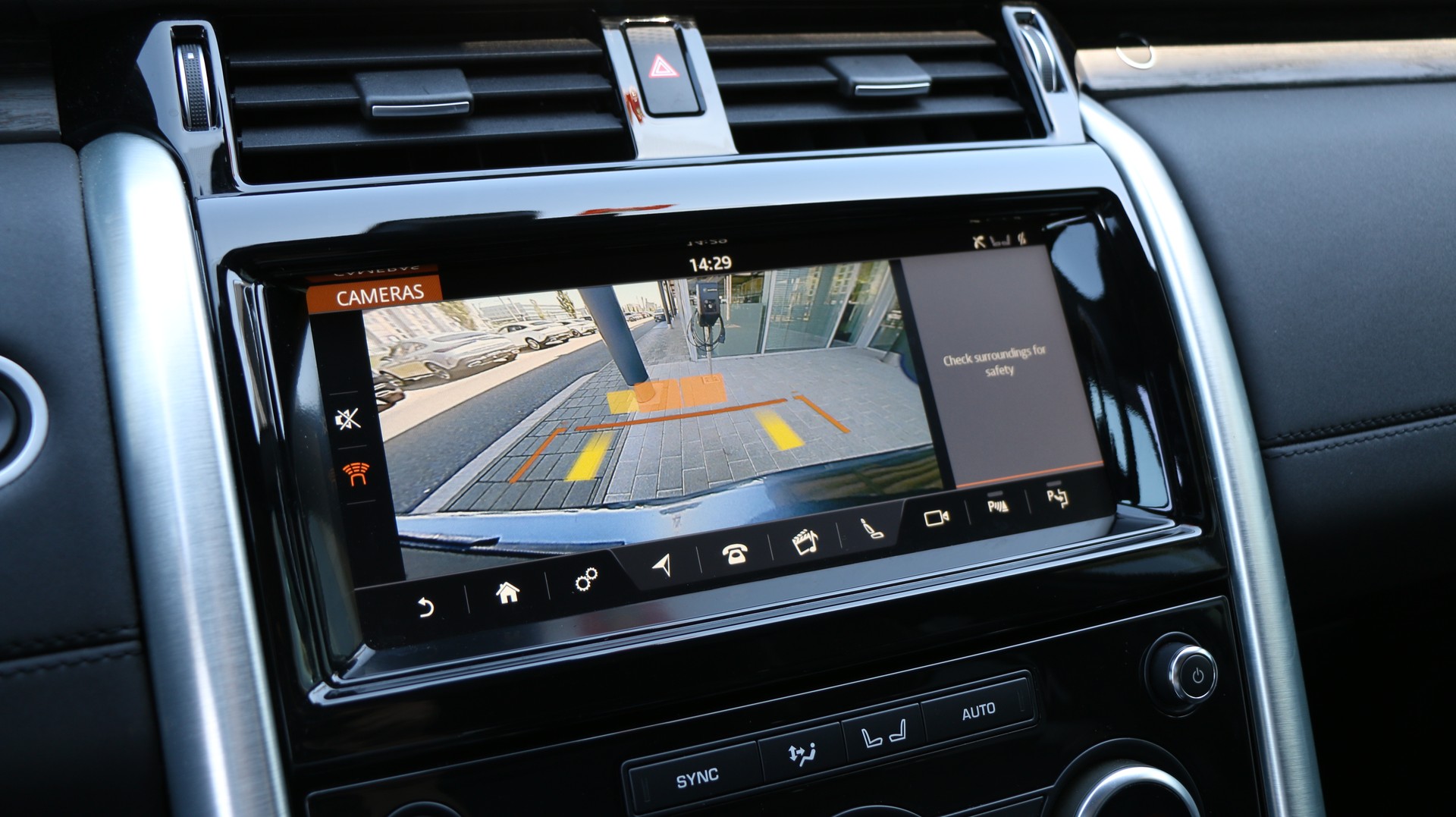 LAND ROVER Discovery 2.0 Si4 HSE-image-9