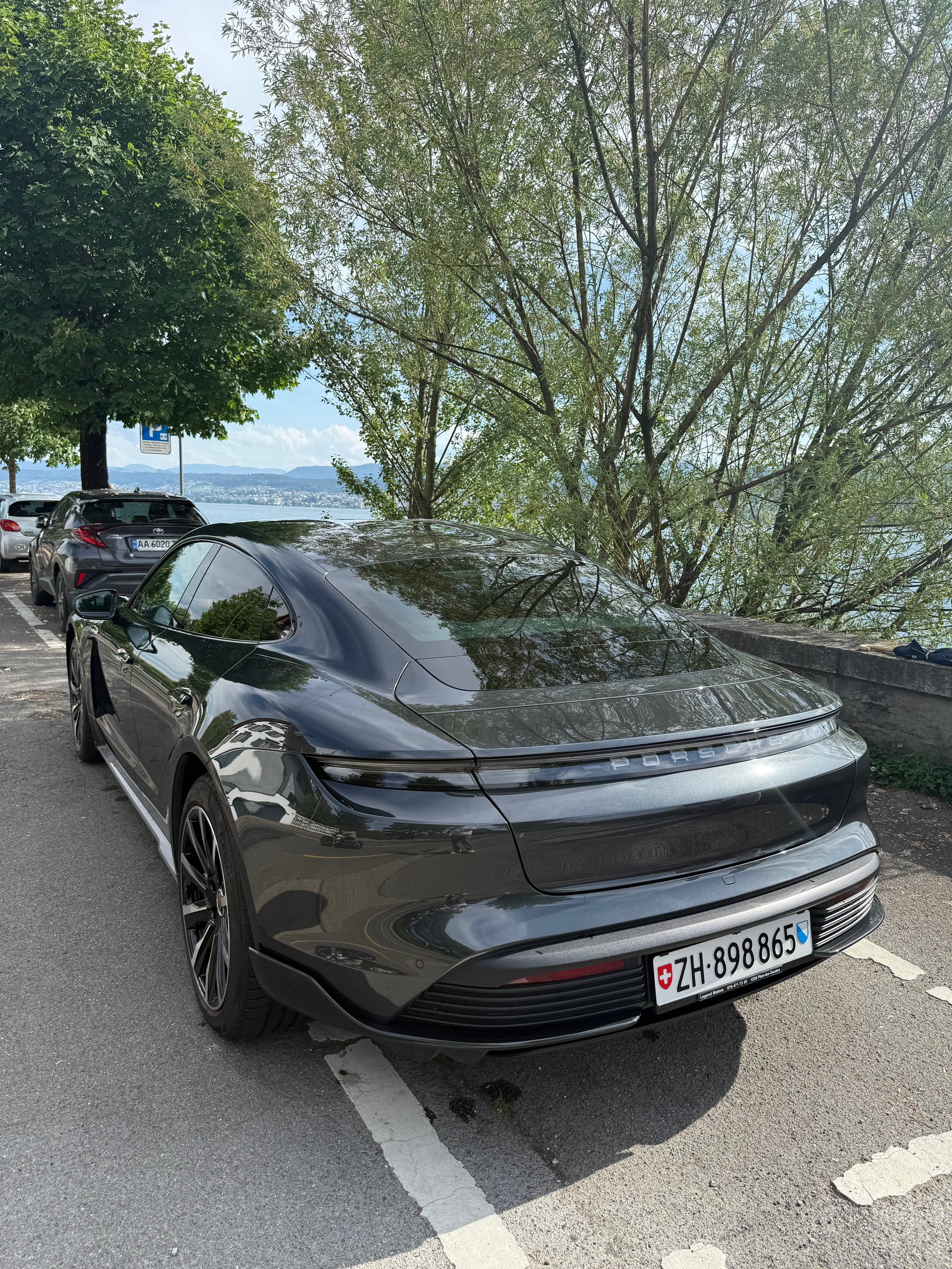 PORSCHE Taycan 4S-image-1