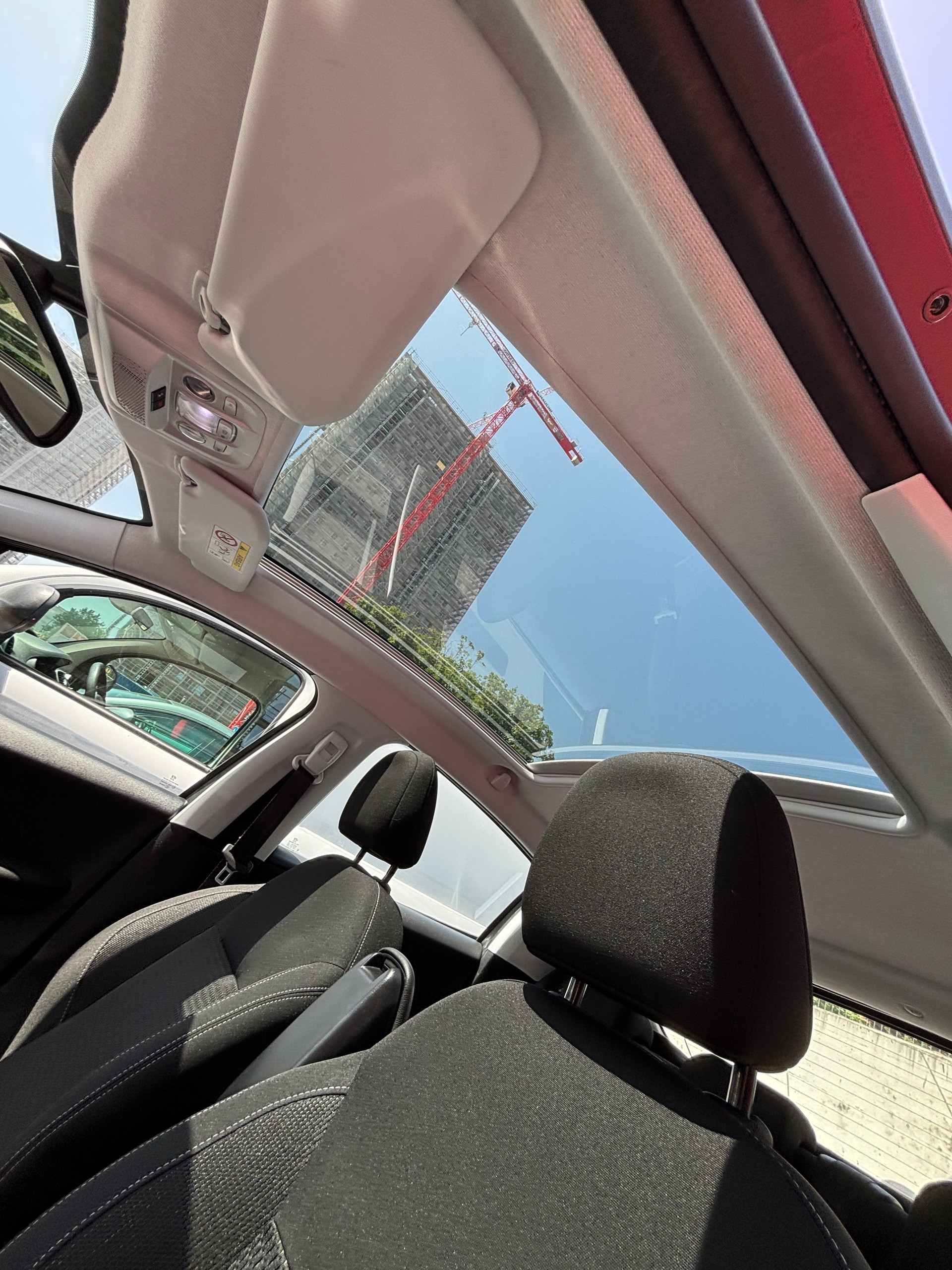 PEUGEOT 208 1.2 PureTech Active-image-8