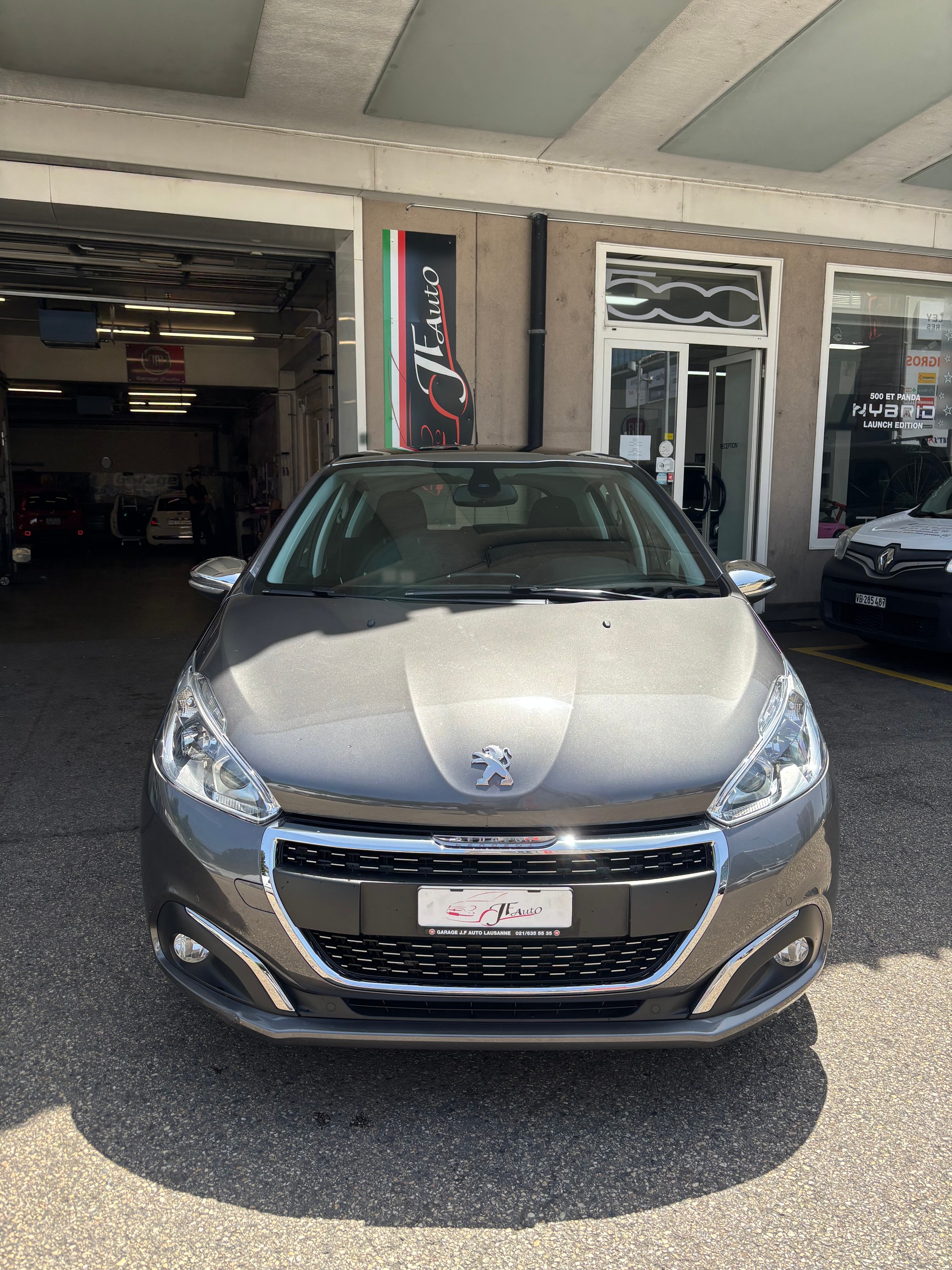 PEUGEOT 208 1.2 PureTech Active-image-0
