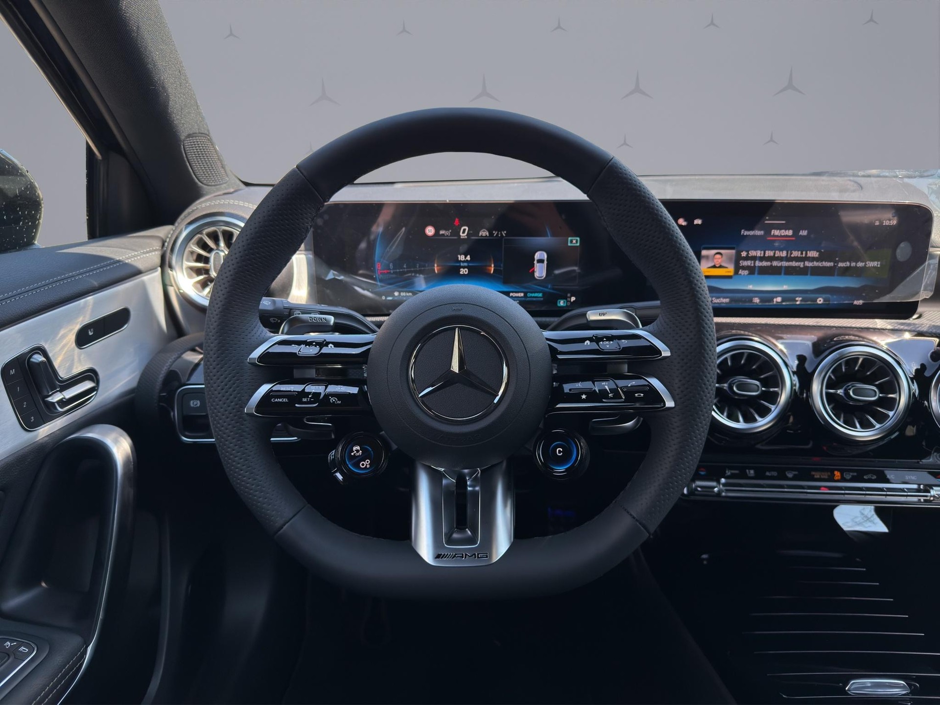 MERCEDES-BENZ A 35 AMG 4matic-image-11