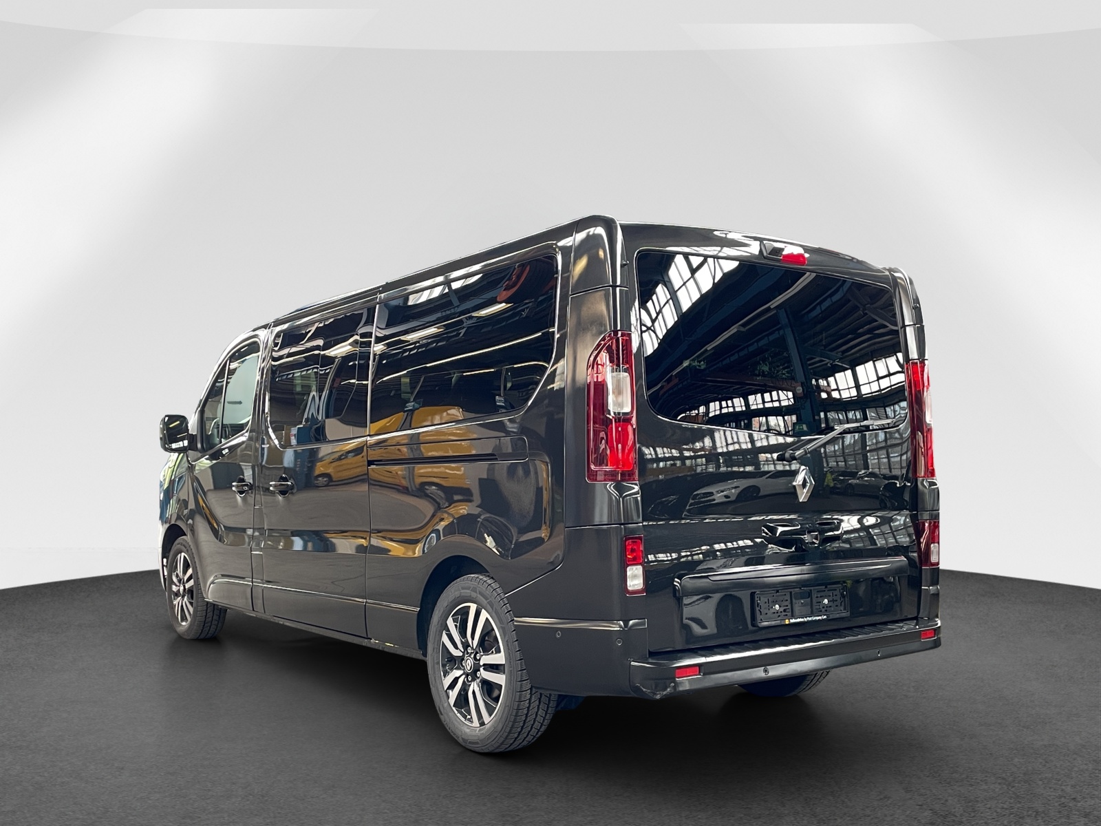 RENAULT Trafic Grand Passenger 2.0 dCi Blue 170 techno-showroom-element-3