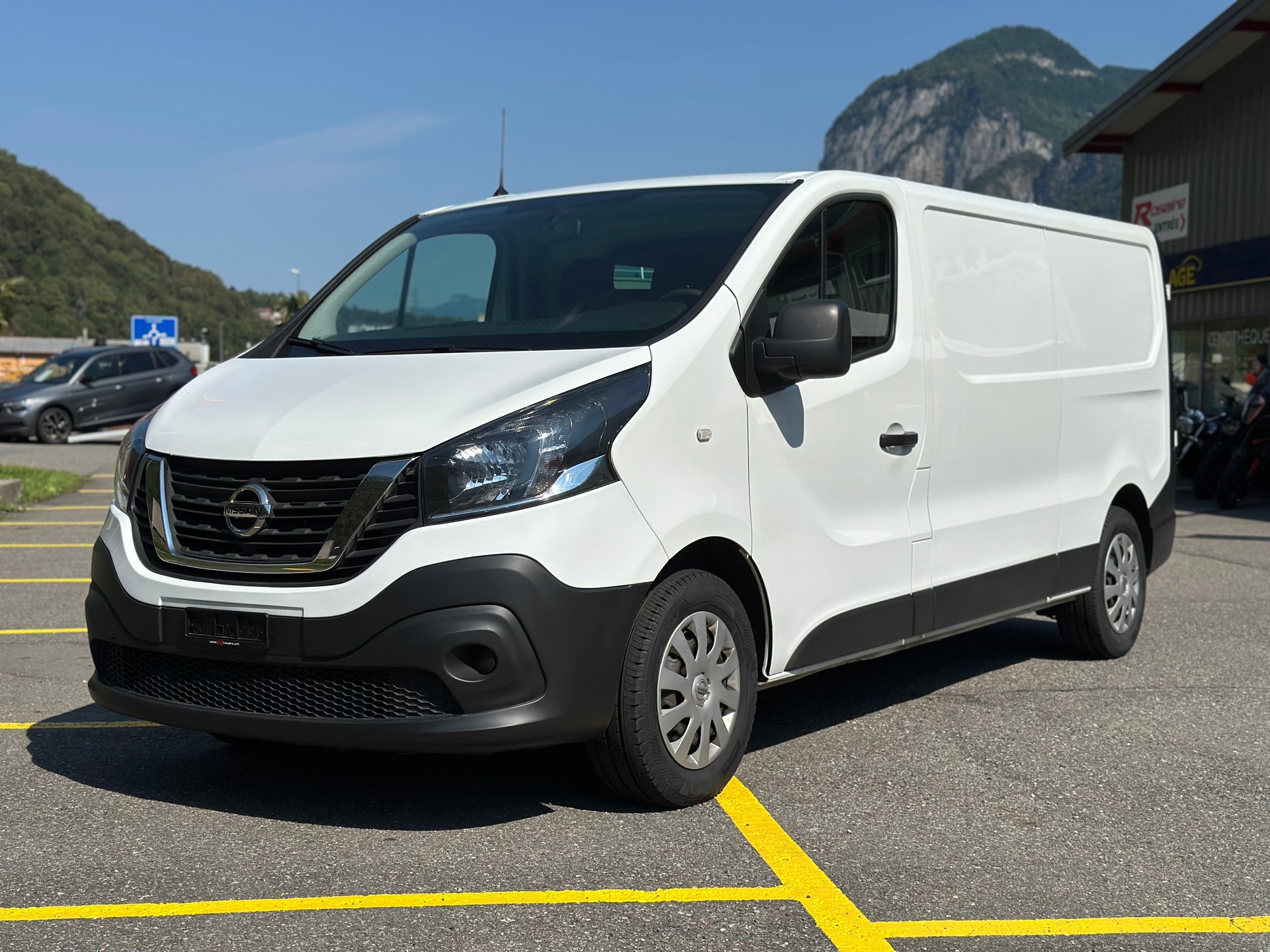 NISSAN NV300 dCi 120 2.9 L2H1 Pro-showroom-element-1