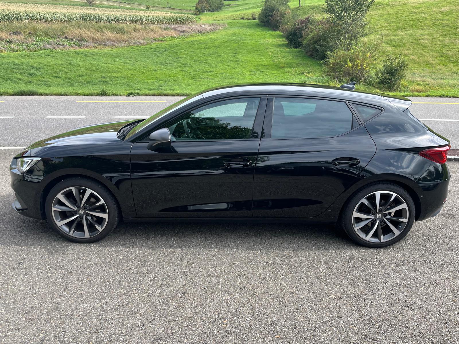 SEAT Leon 1.5 eTSI mHEV DSG FR-showroom-element-2
