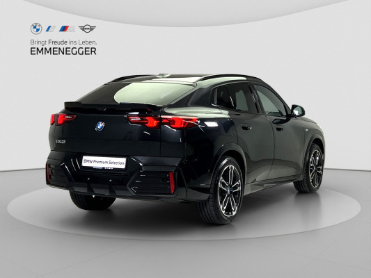 BMW iX2 xDrive 30 M Sport Pro-image-4