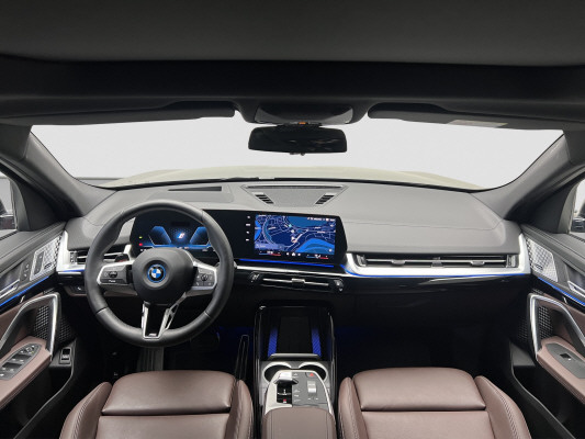 BMW iX2 xDrive 30 M Sport Pro-image-10