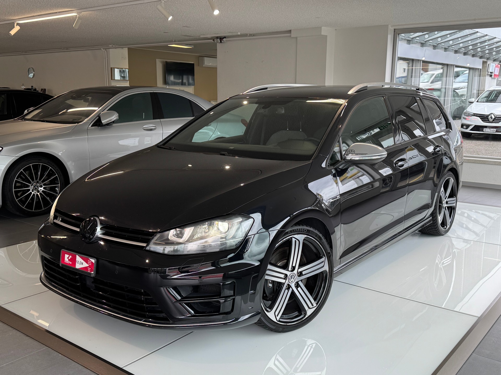 VW Golf Variant 2.0 TSI R 4 Motion DSG-image-1