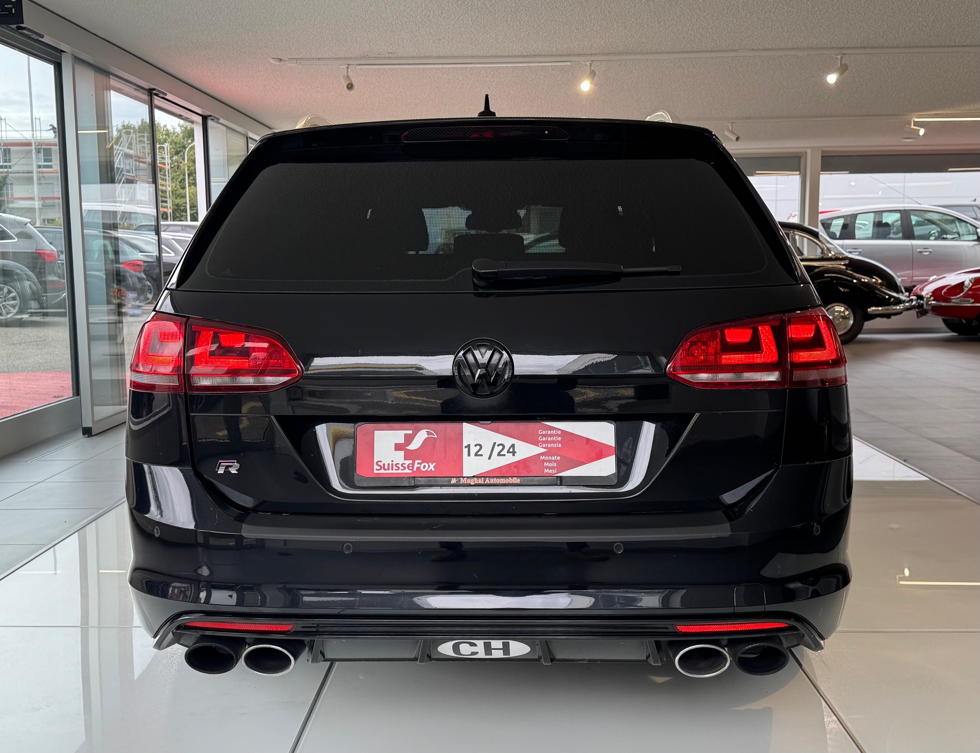 VW Golf Variant 2.0 TSI R 4 Motion DSG-image-7