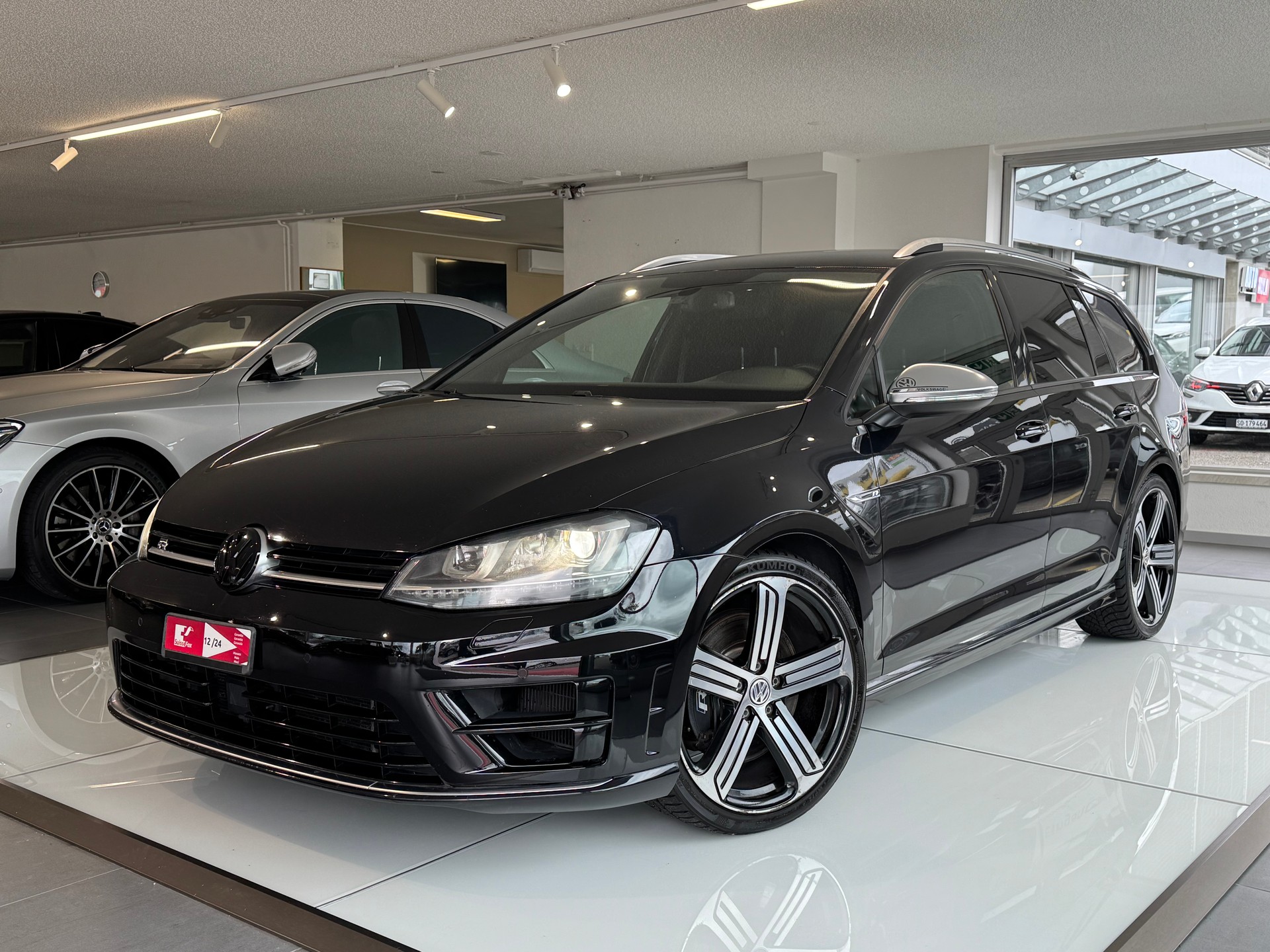 VW Golf Variant 2.0 TSI R 4 Motion DSG-image-0