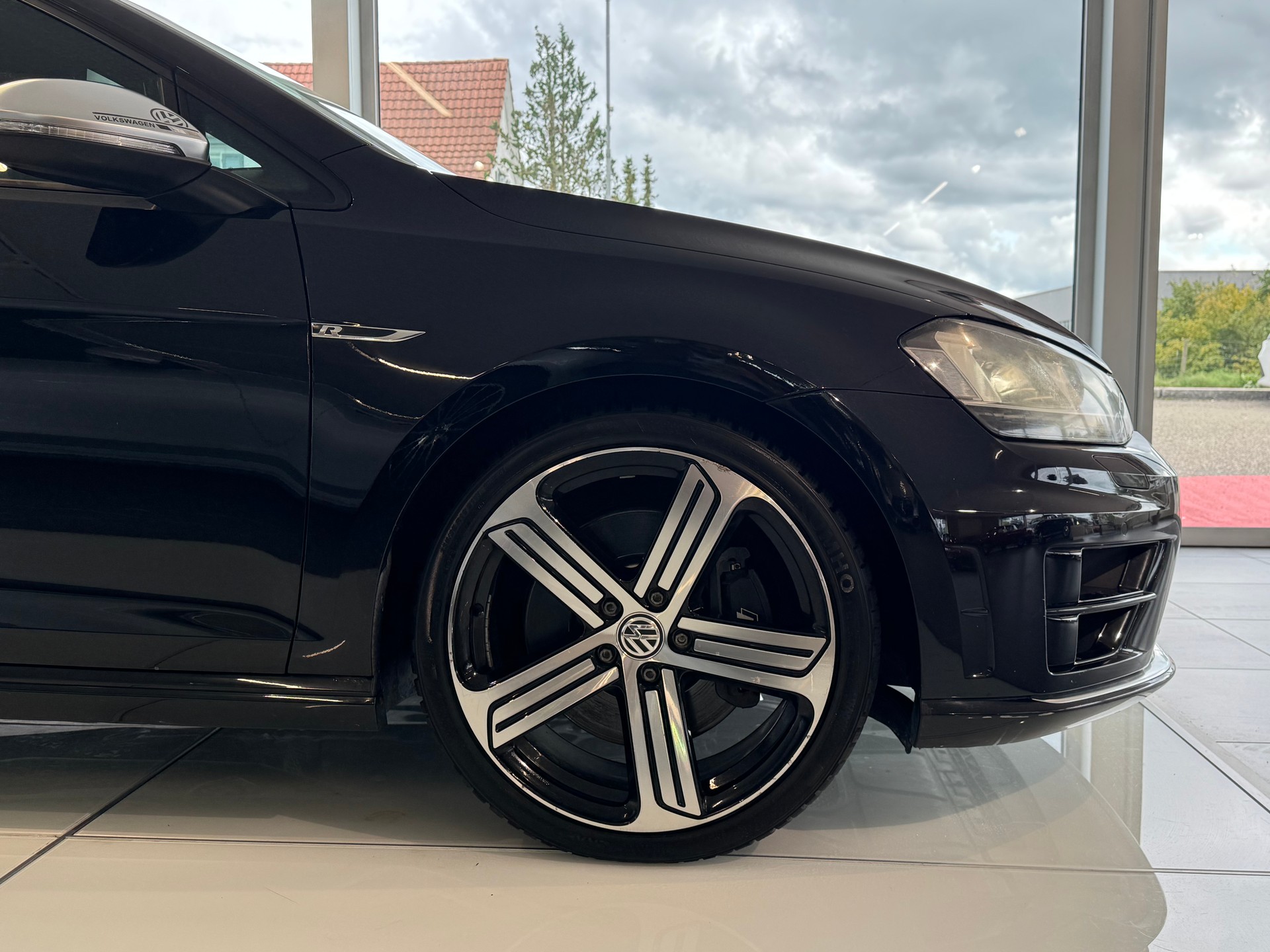 VW Golf Variant 2.0 TSI R 4 Motion DSG-image-9