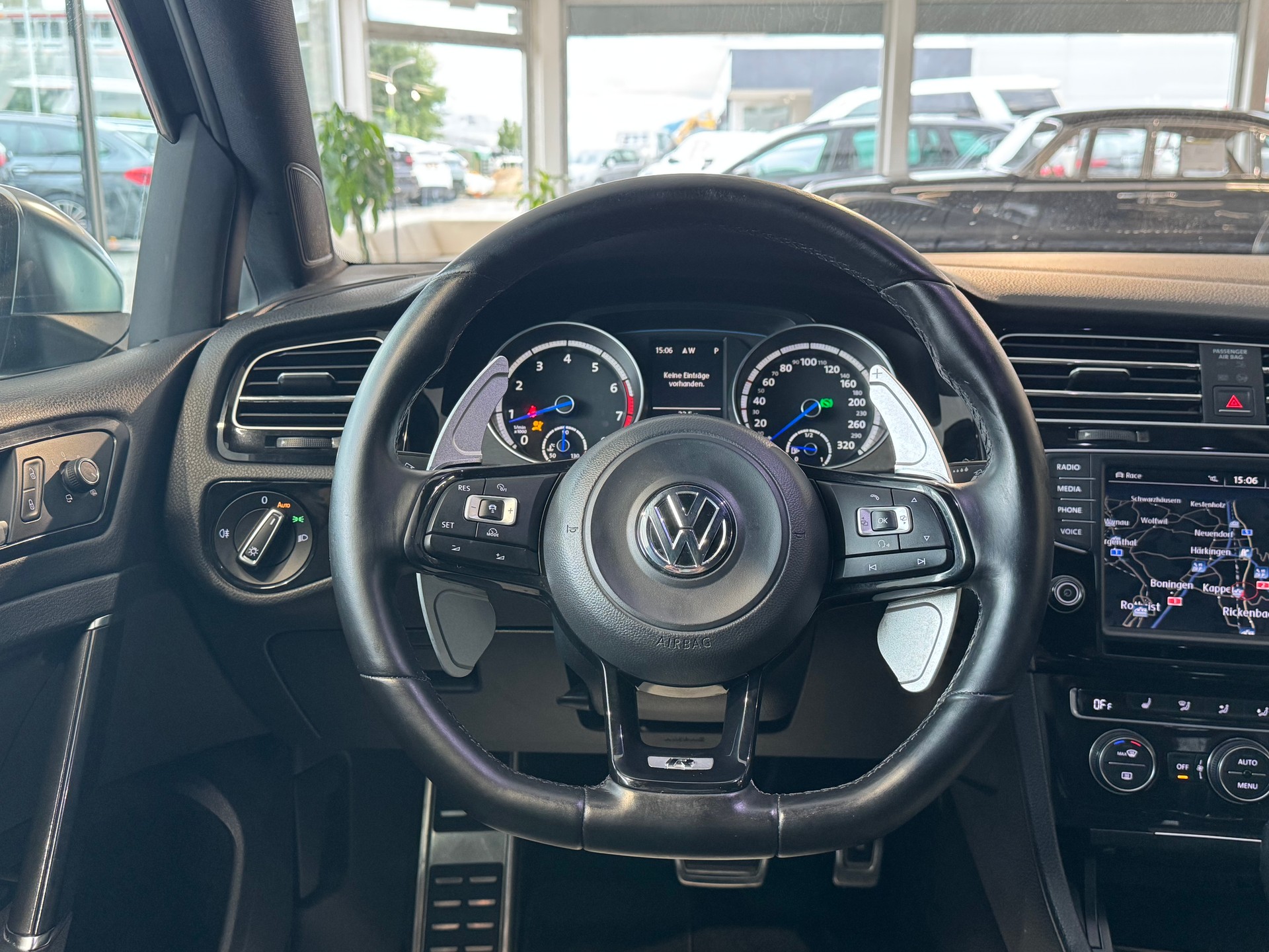 VW Golf Variant 2.0 TSI R 4 Motion DSG-image-19