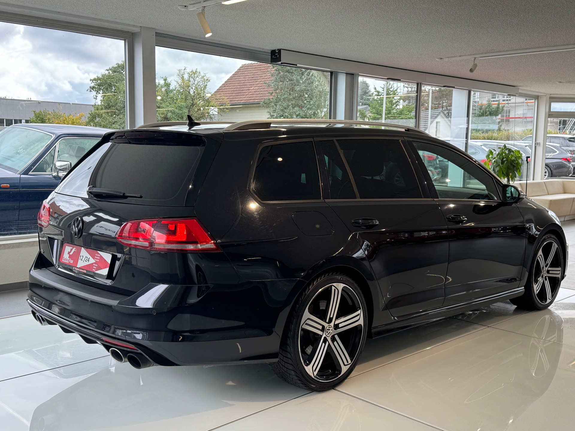 VW Golf Variant 2.0 TSI R 4 Motion DSG-image-6