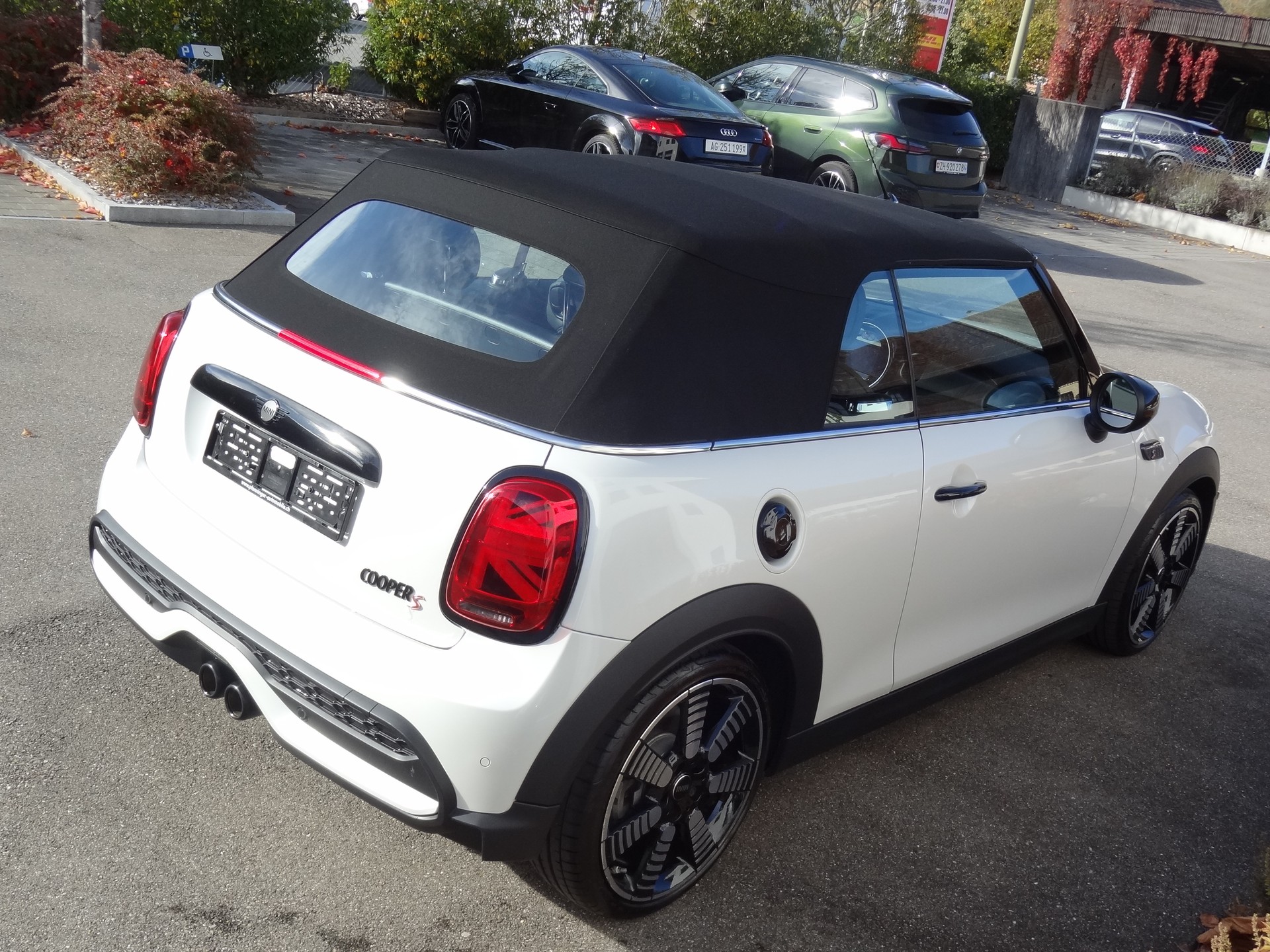 MINI Cooper S Cabriolet DKG-showroom-element-3