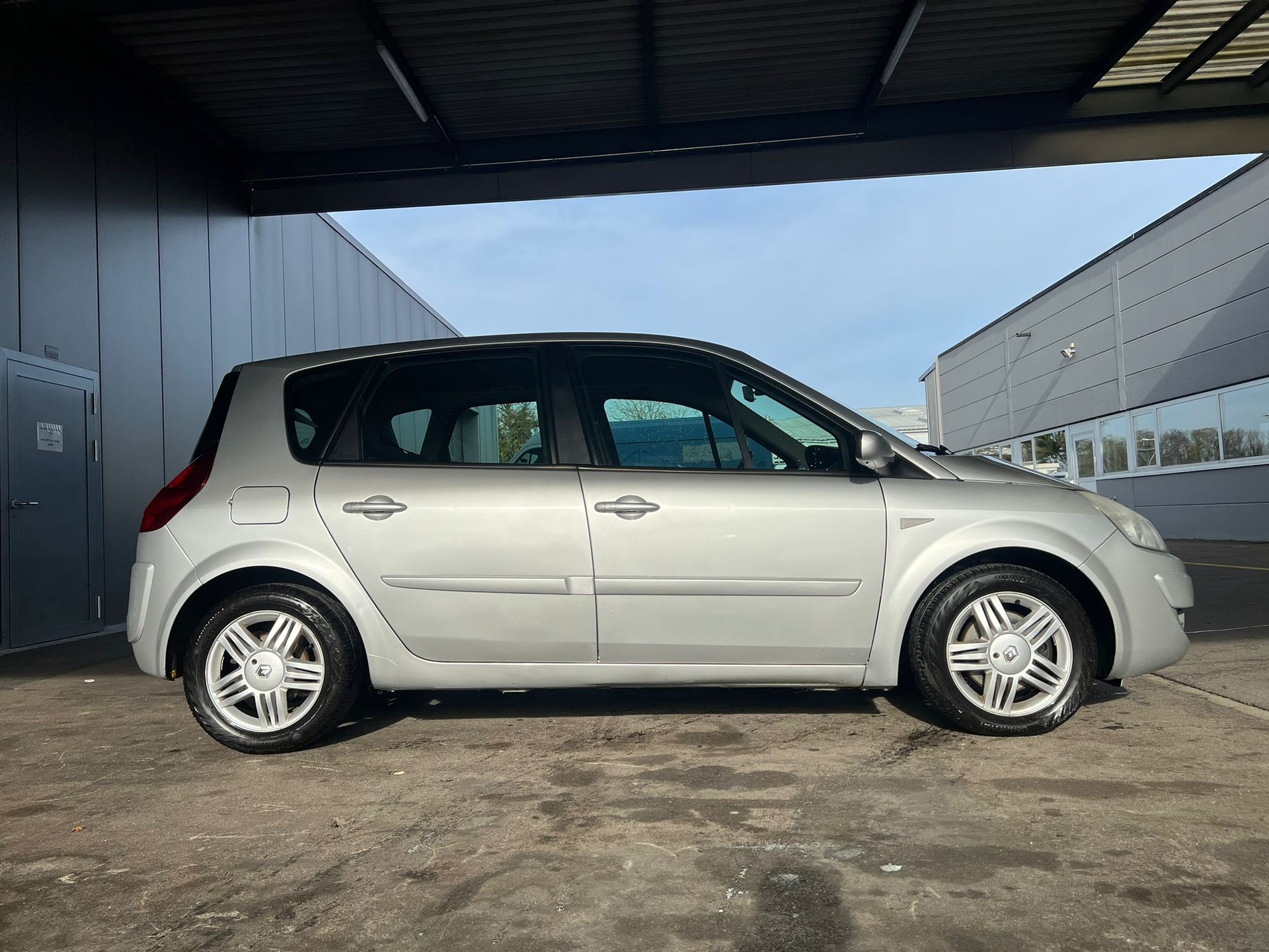 RENAULT Scénic 2.0 16V Fairway Automatic-image-3