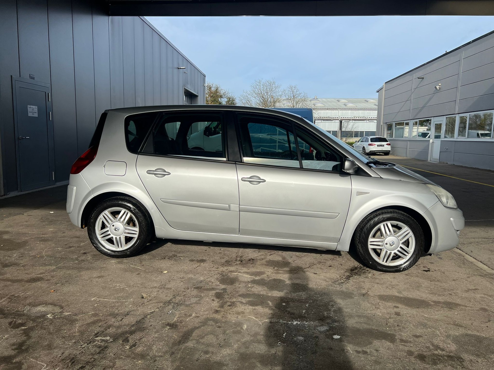 RENAULT Scénic 2.0 16V Fairway Automatic-image-2