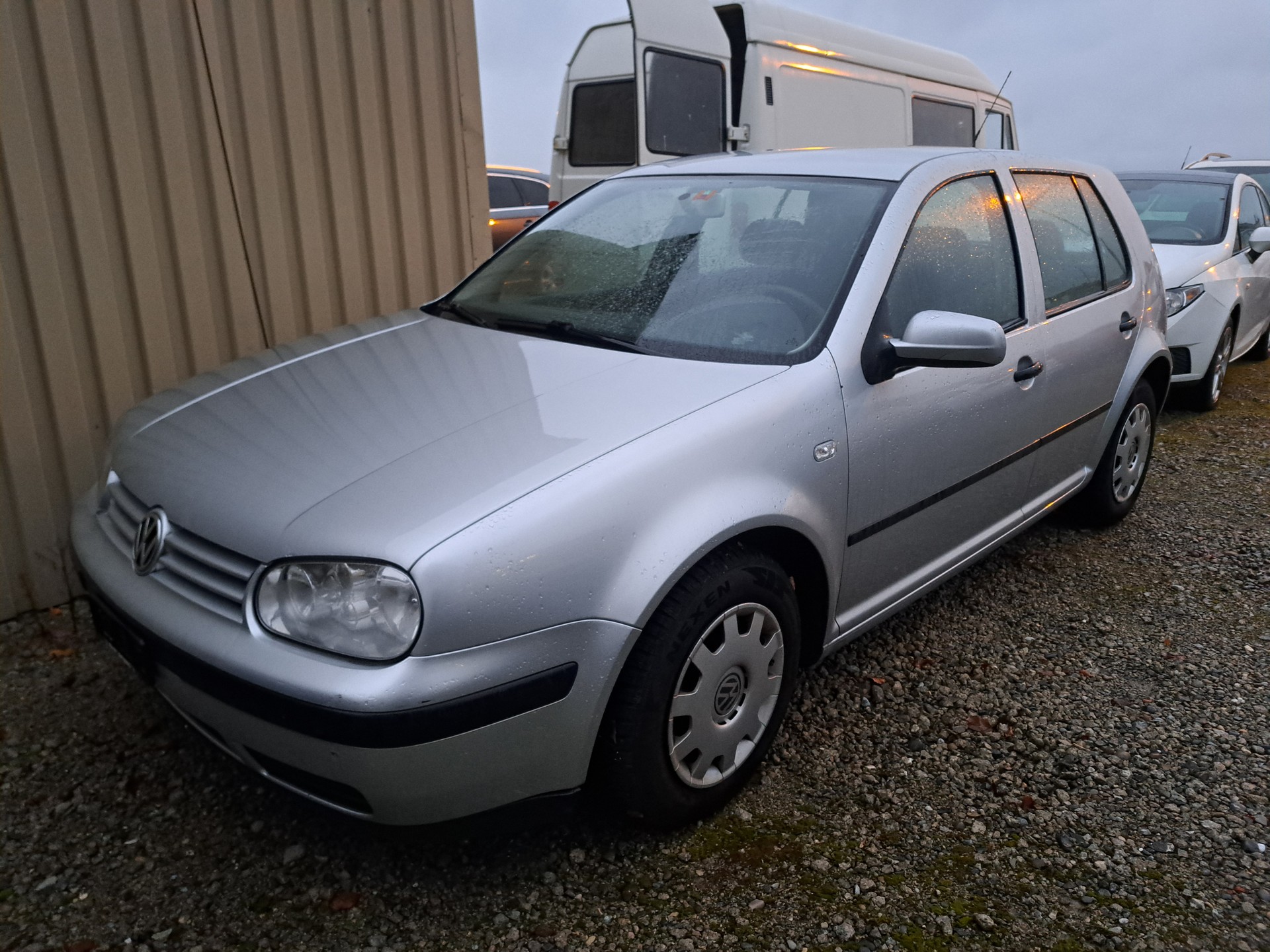VW Golf 1.6 Comfortline Automatic-image-0