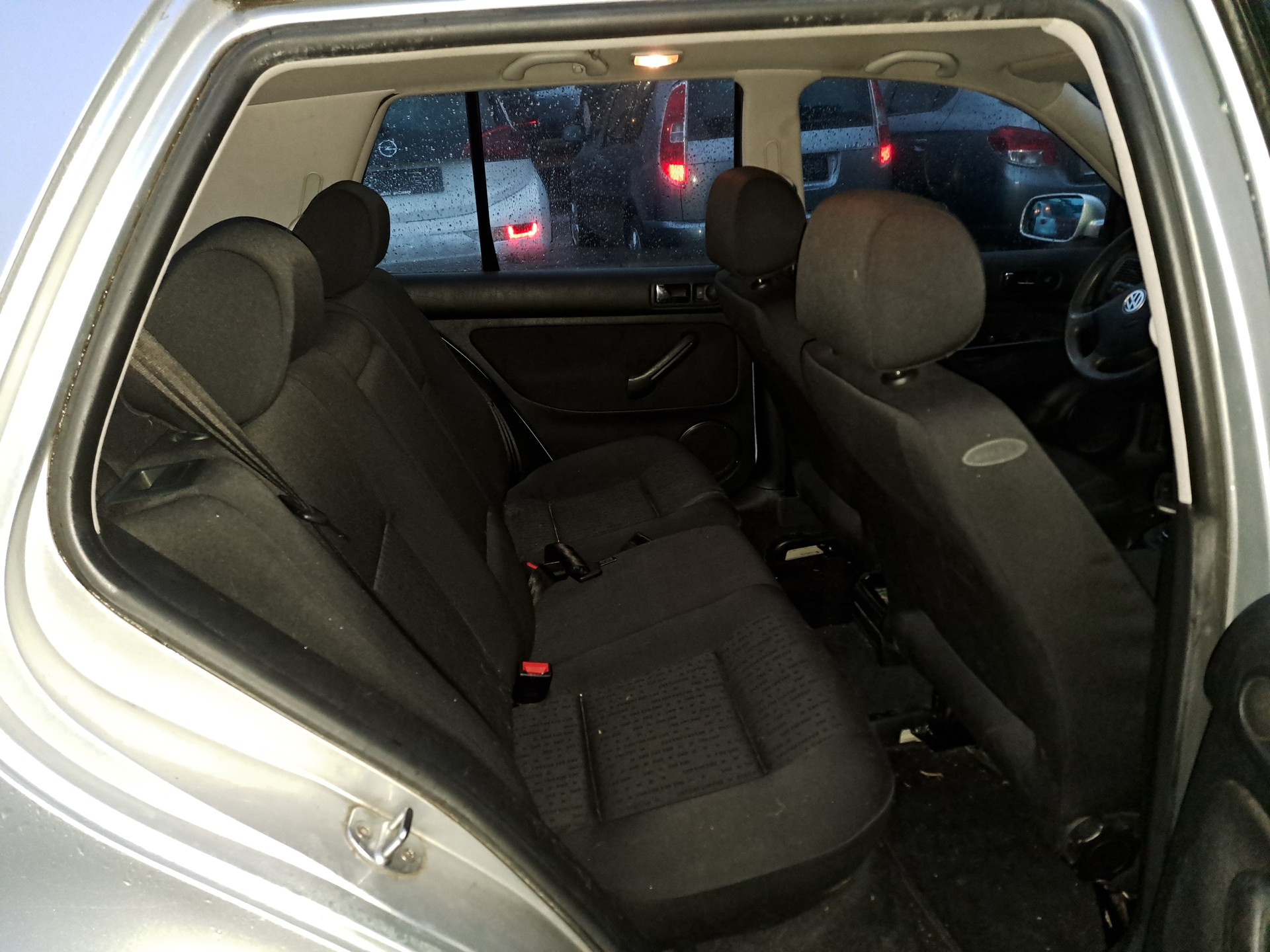 VW Golf 1.6 Comfortline Automatic-image-3